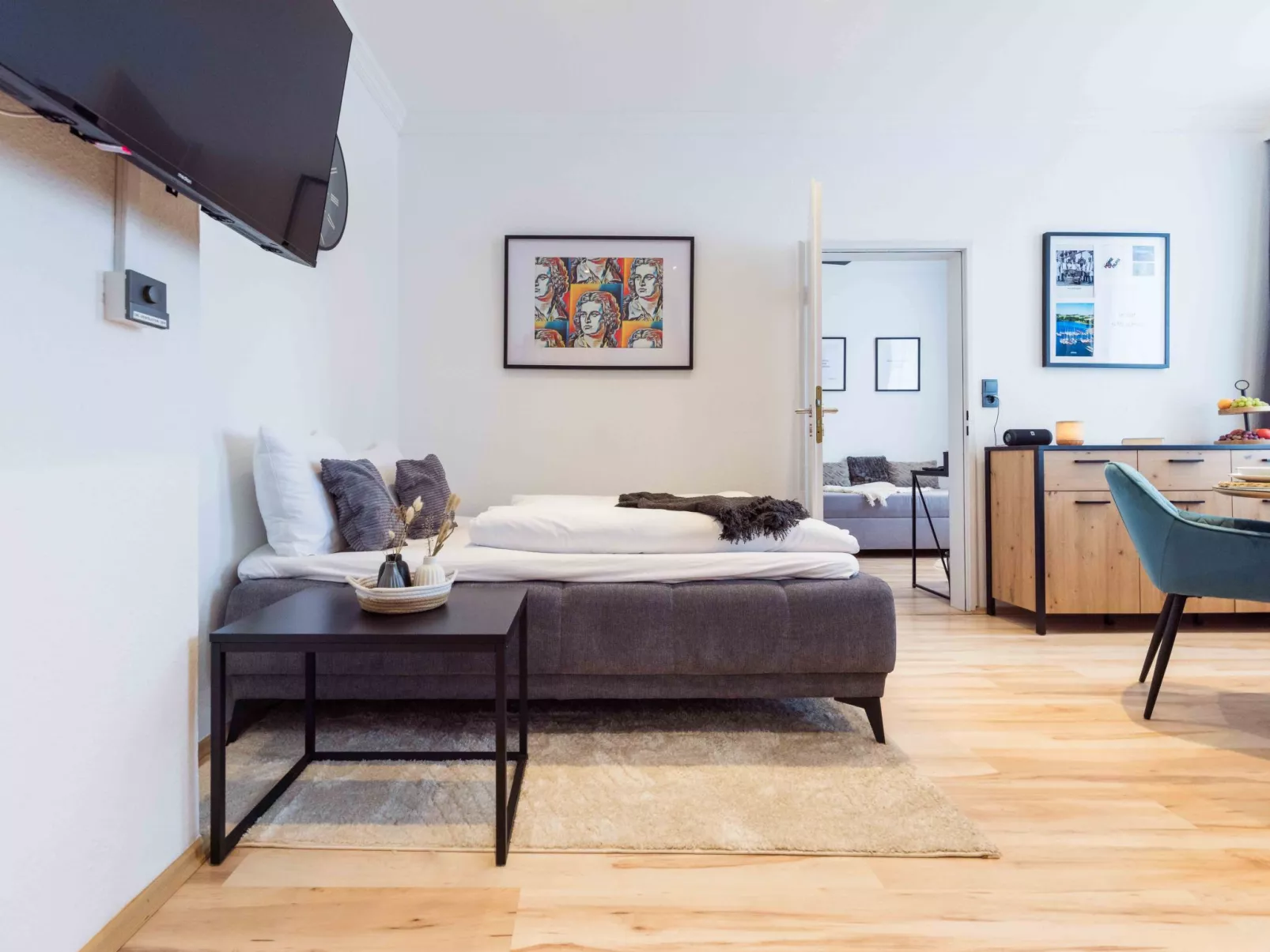 Schiller Apartment im Zentrum von Hof. Küche, Parkplatz, 250MBit Wlan - Inside