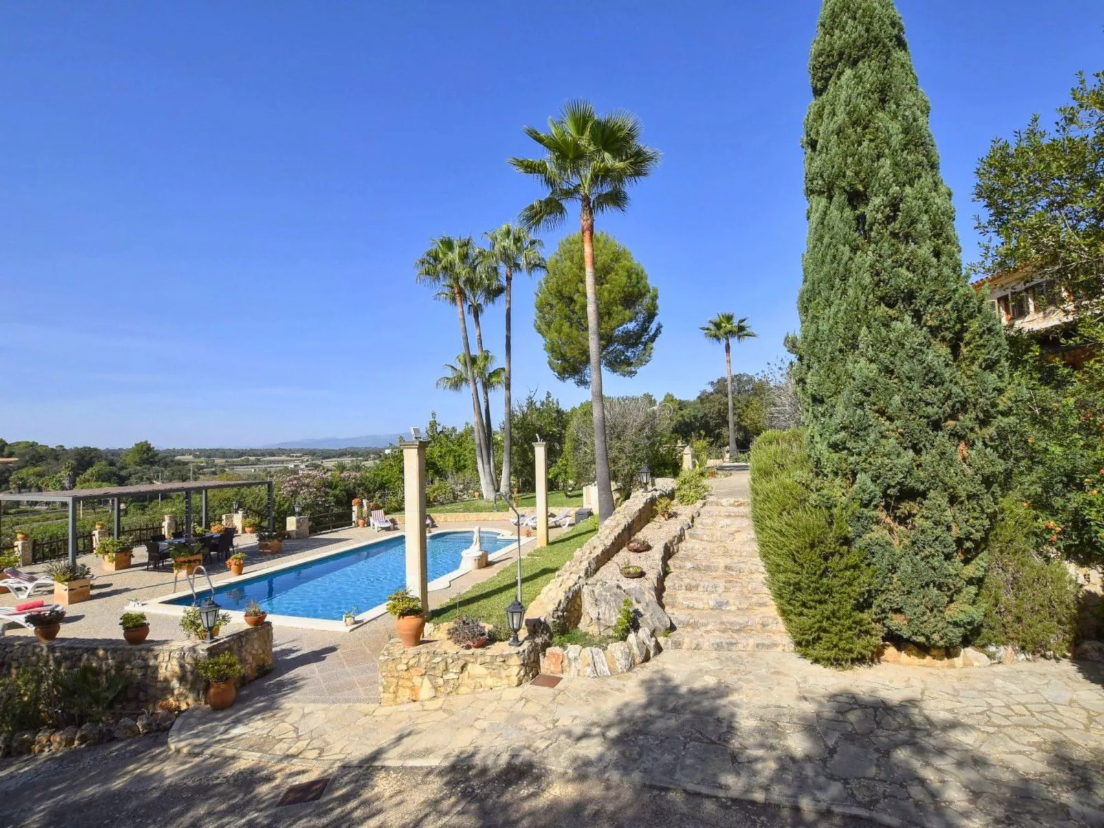 Rustikale Villa in der schönen mallorquinischen - Draußen