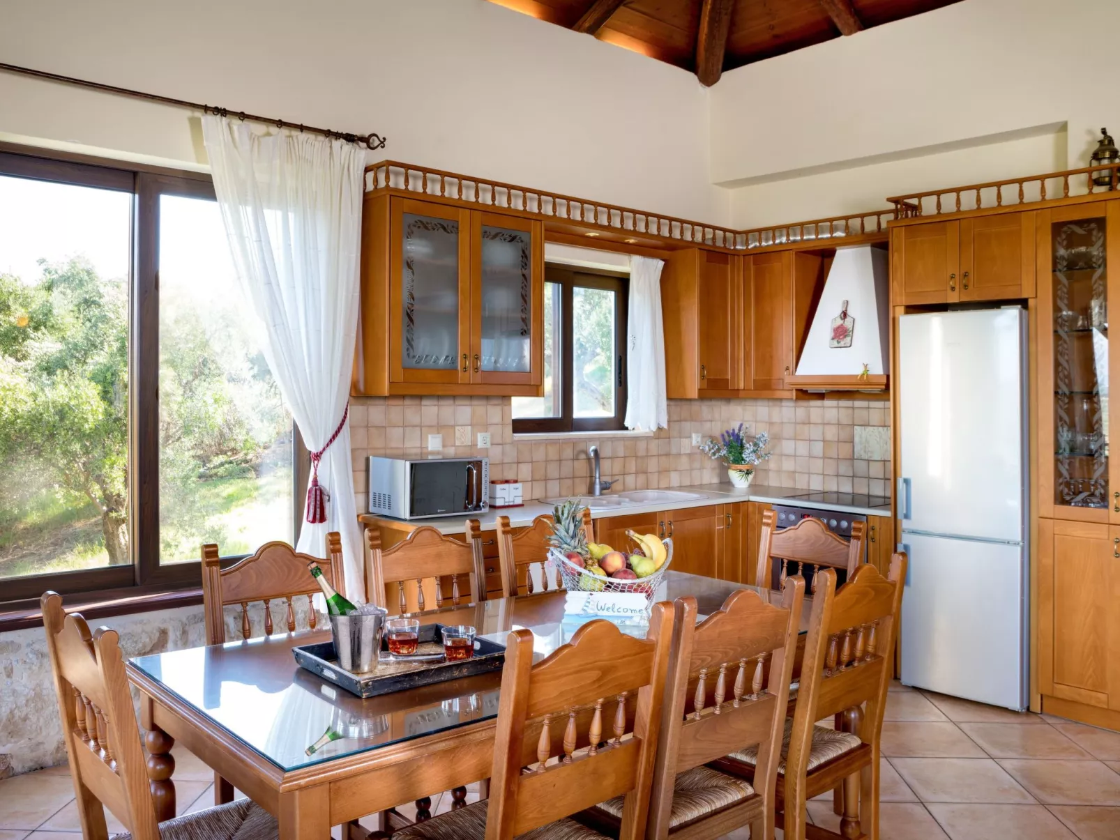 Familienvilla mit privatem Pool und Kinderbereich - Image-tags.info