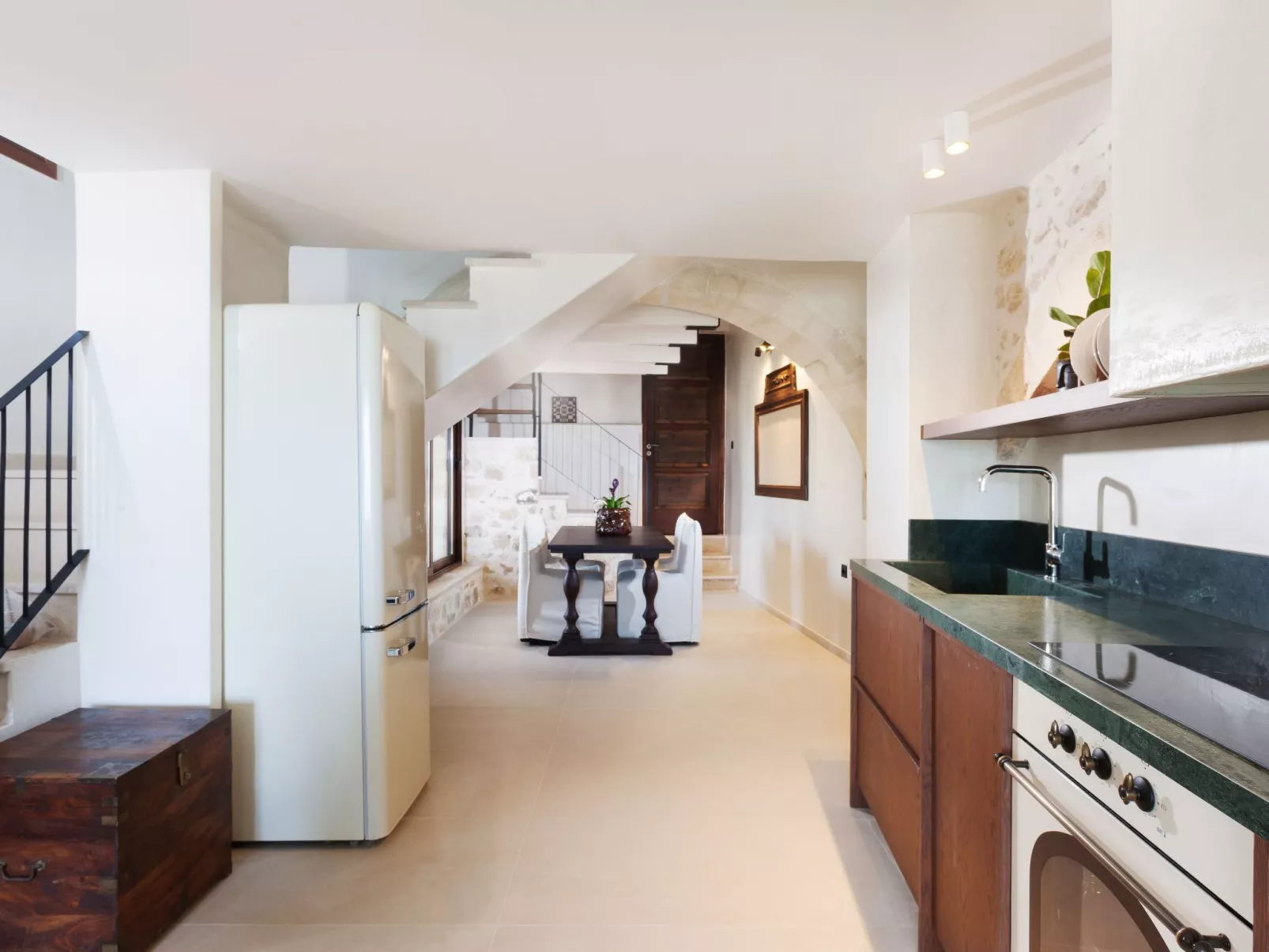 Ali Vafi's Villa - Beheizter Jacuzzi und Innenpool - Inside