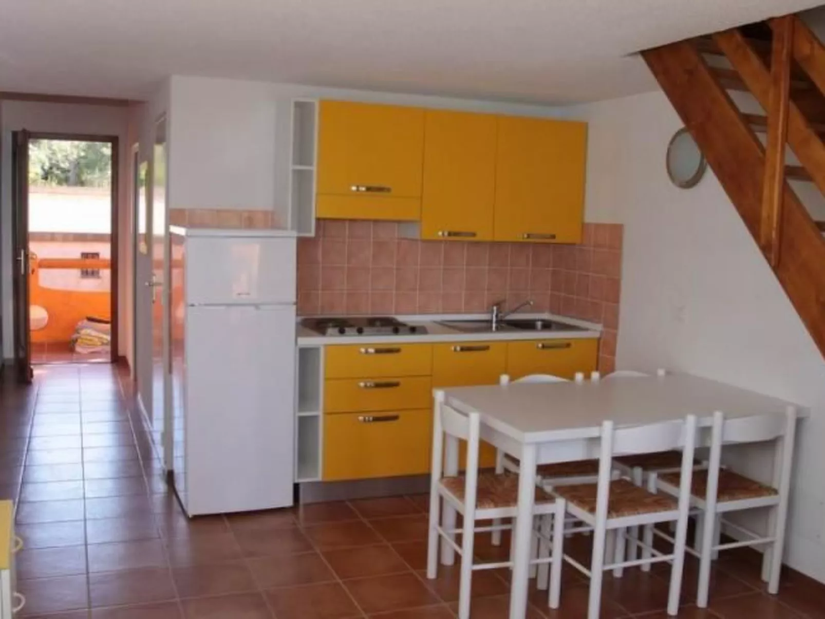 Unterkunft mit Terrasse, AC, Gemeinschaftspool - Inside