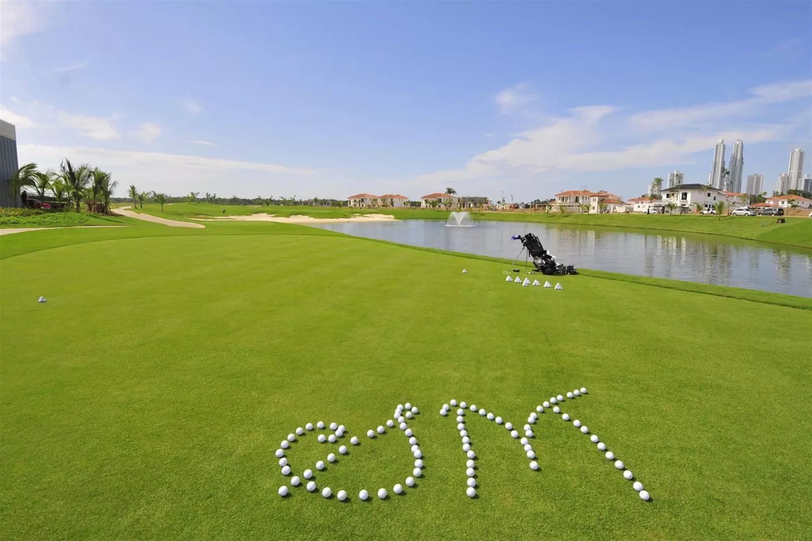 Beachside Family Apartment with Direct Pool Access - Areas within 5km in summer