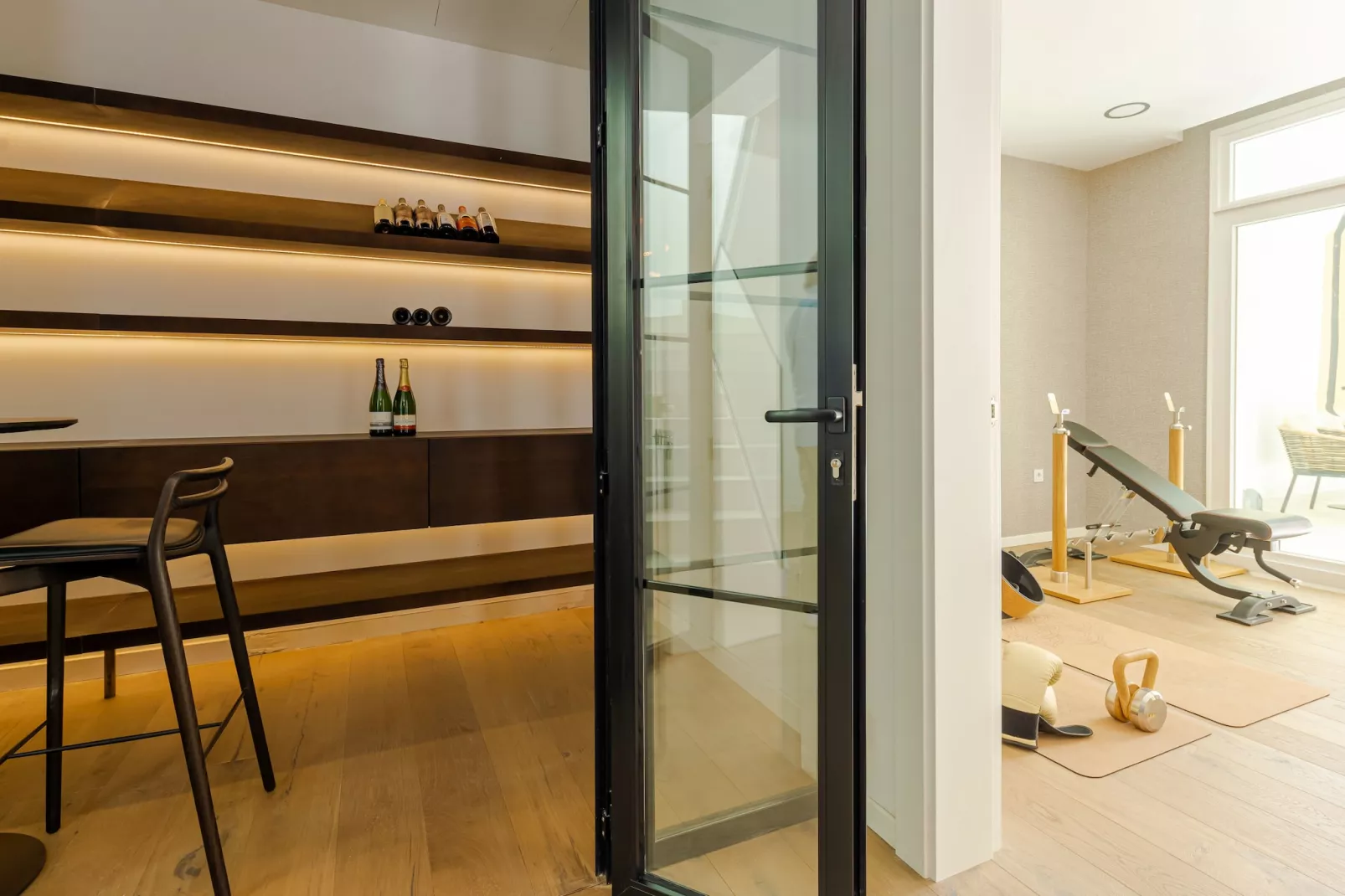 Unique & Luxurious Villa with Heated Pool! - Landing