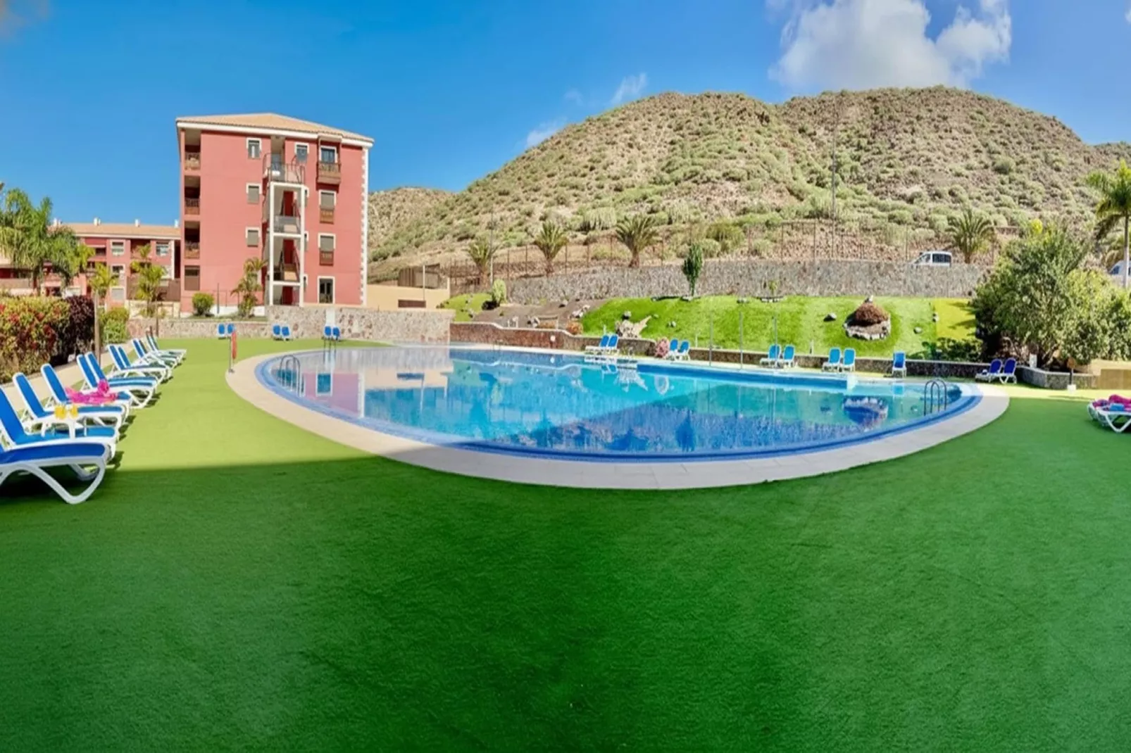 Palmar Beach - Gardens in summer