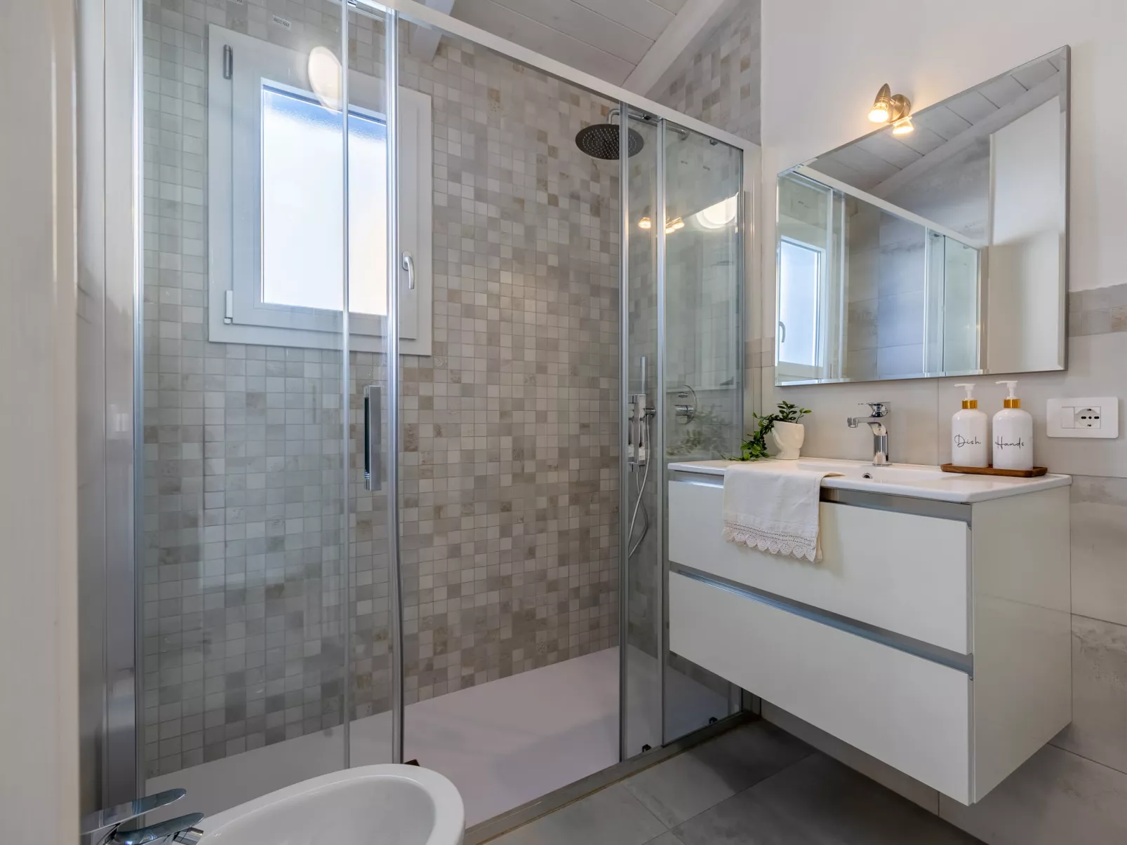 Nereide Blu - Inside