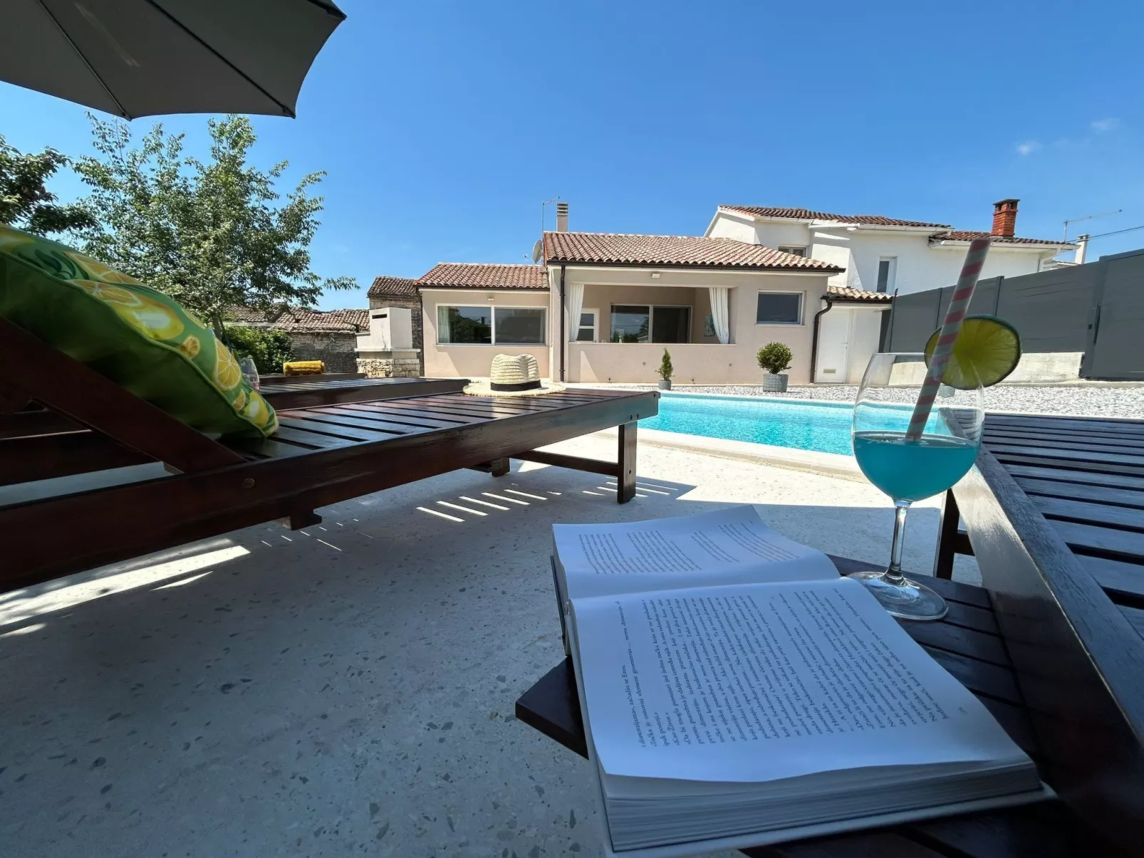 Diva mit privatem Pool - Dehors