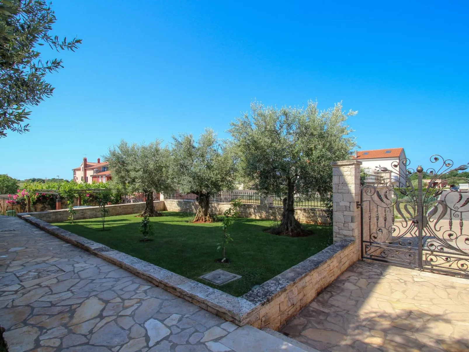 Für 4 Personen ca. 50 m&sup2; in Bužinija, Adriaküste Kroatien (Westküste von I - Draußen