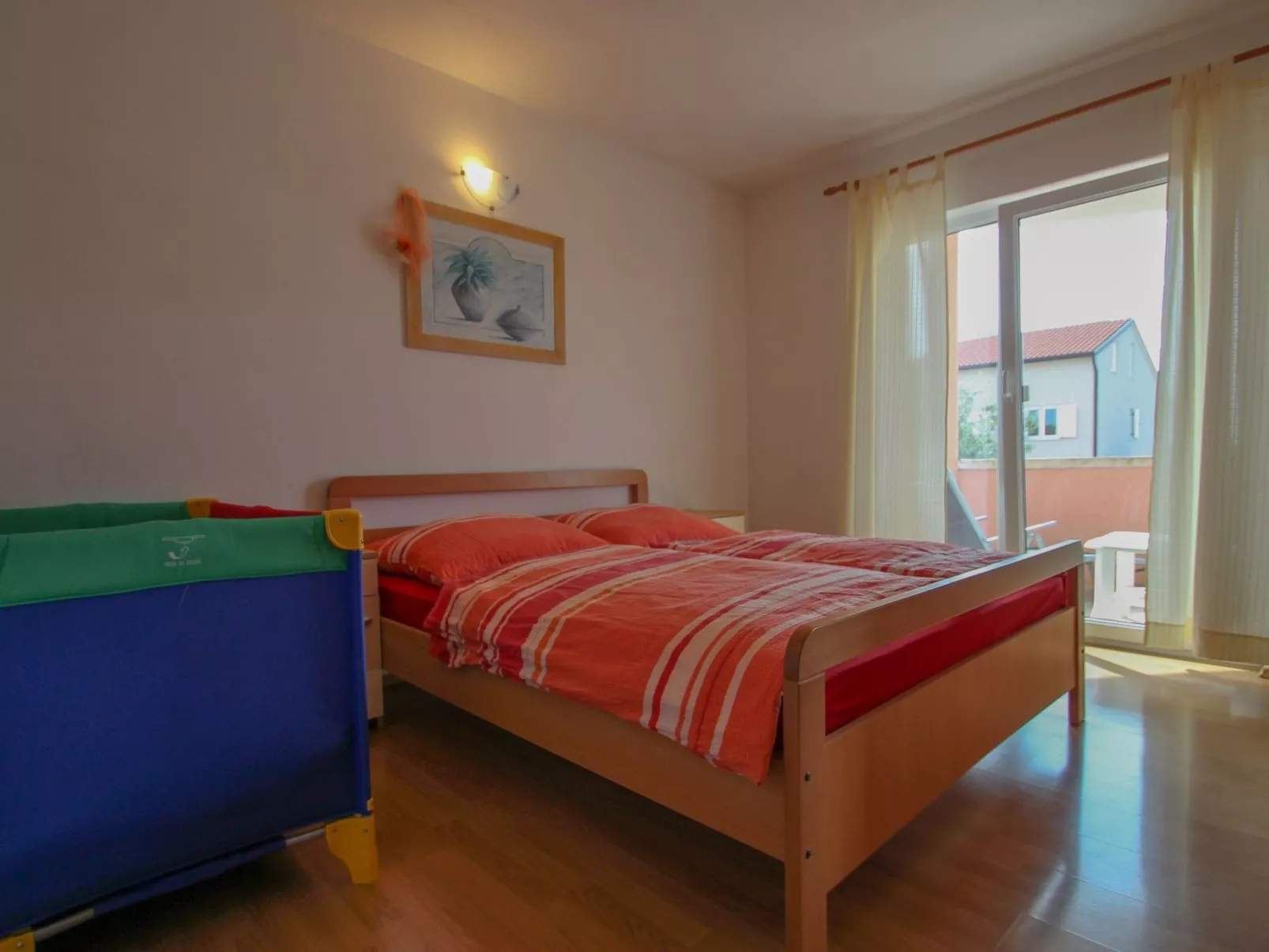 Mit Terrasse für 4 Personen - Drinnen