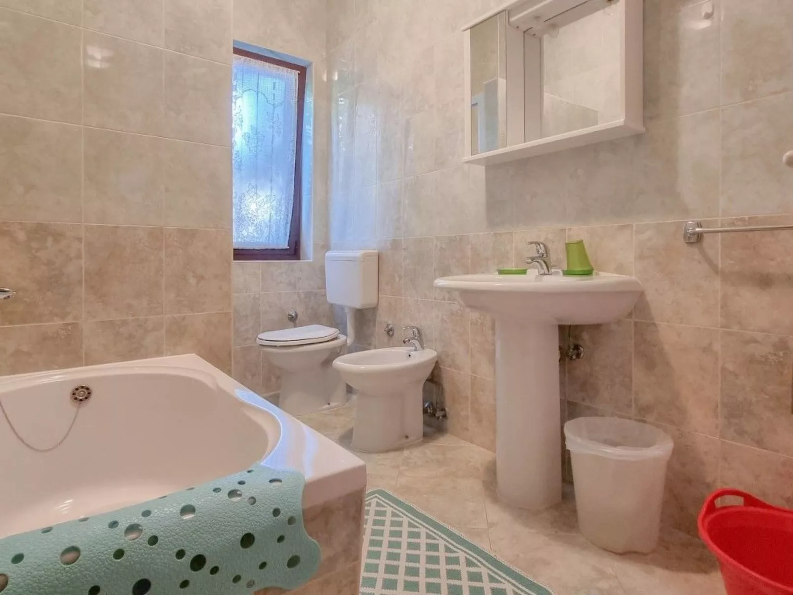 Für 5 Personen ca. 70 m&sup2; in Novigrad, Adriaküste Kroatien (Westküste von I - Dedans