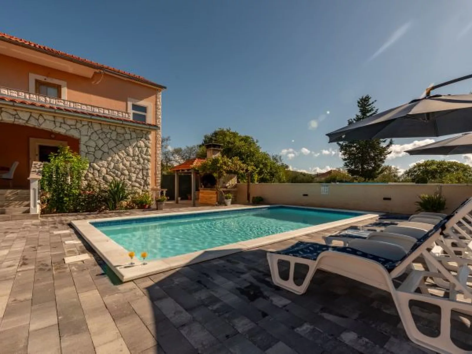 Holiday House Laetitia with pool - Image-tags.info