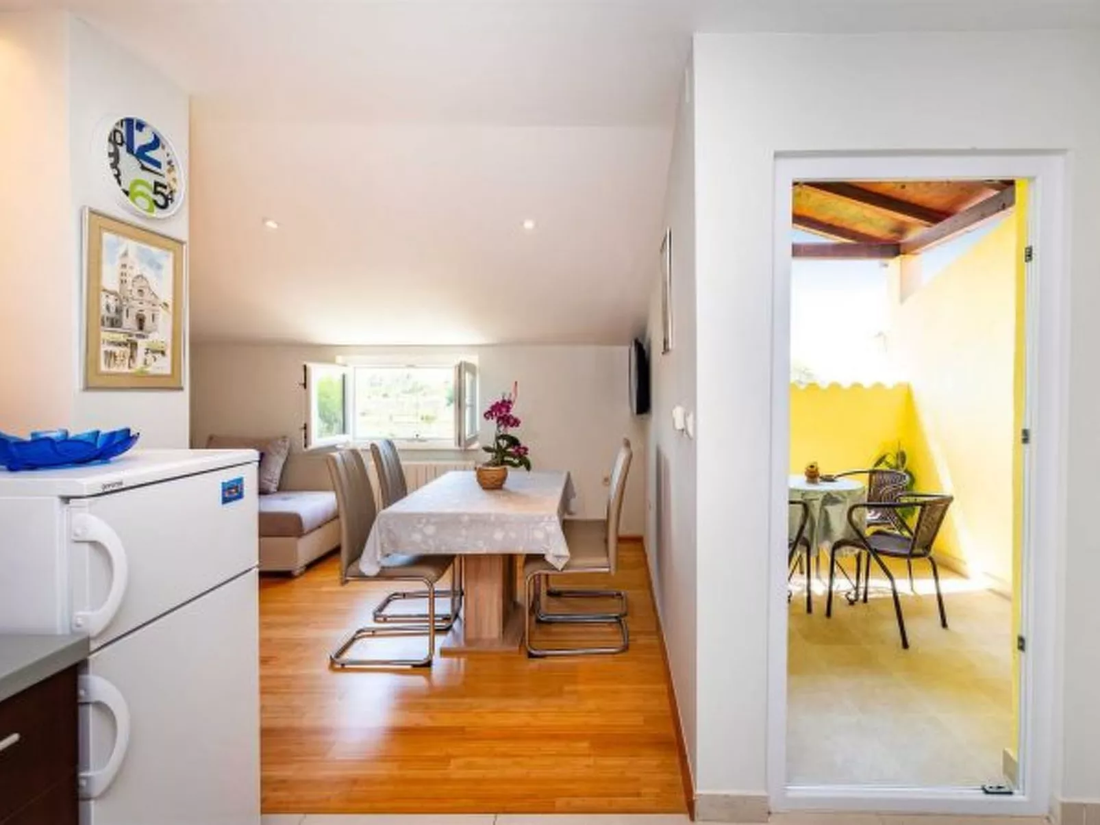 Apartment house Simoni with pool - Image-tags.info