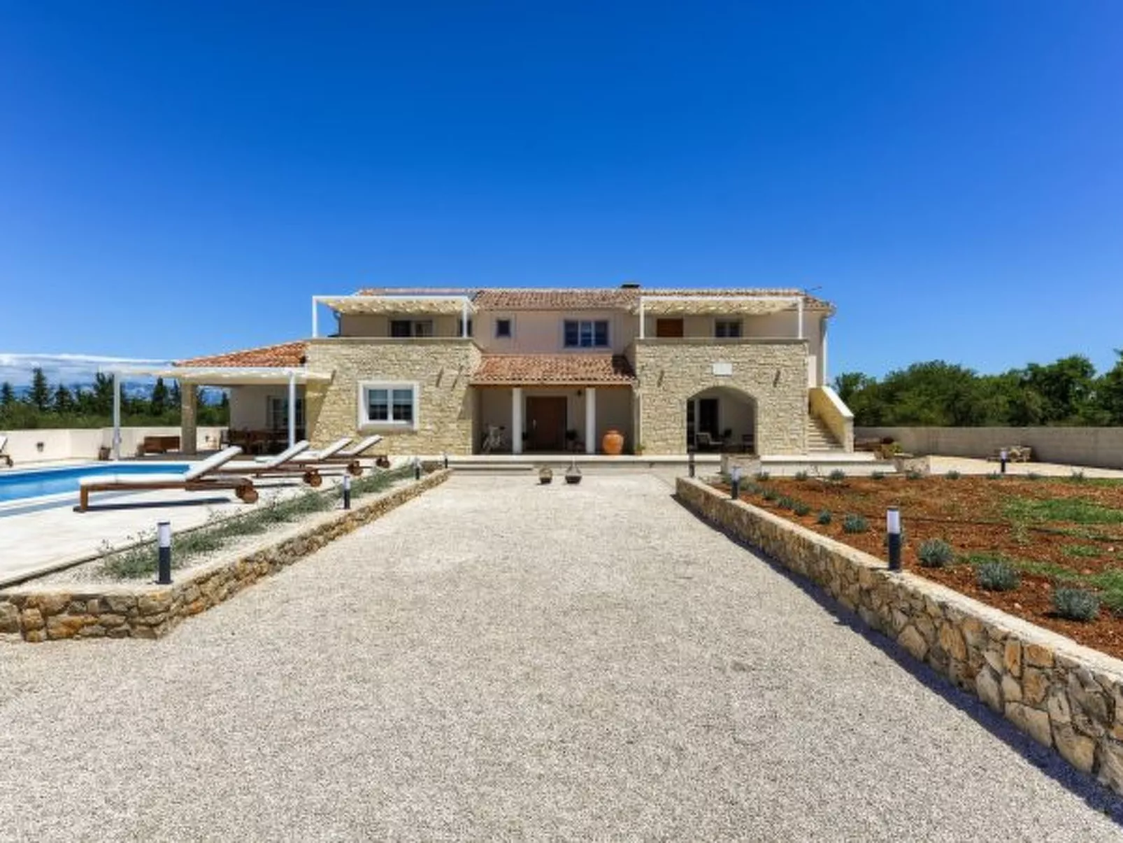 Villa Andamalu with heated pool - Image-tags.info