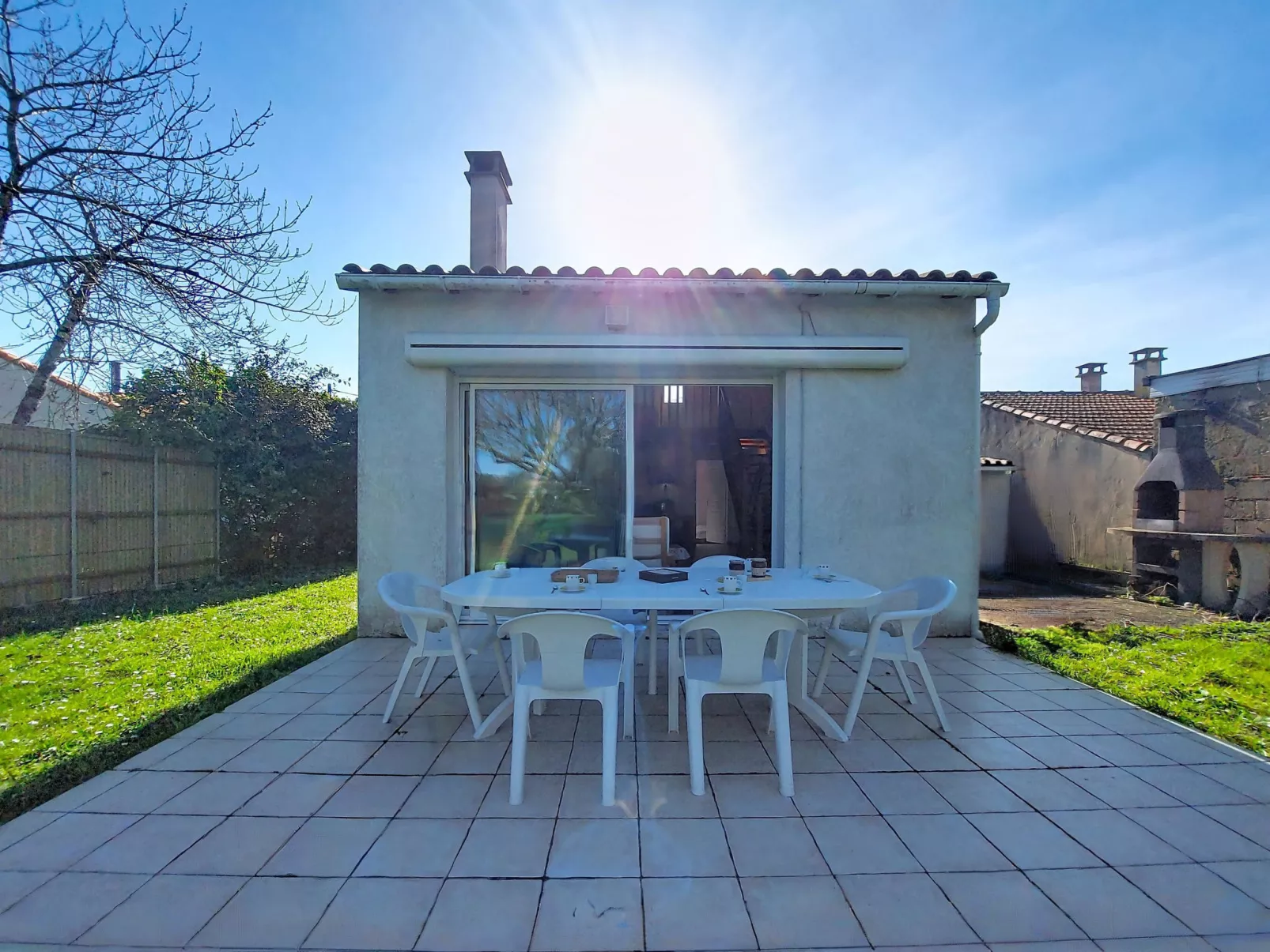 Les Hêtres - Draußen