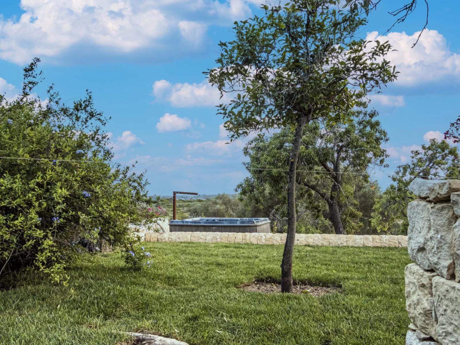 Giniusa' Studio mit Whirlpool-Badewanne - Outside