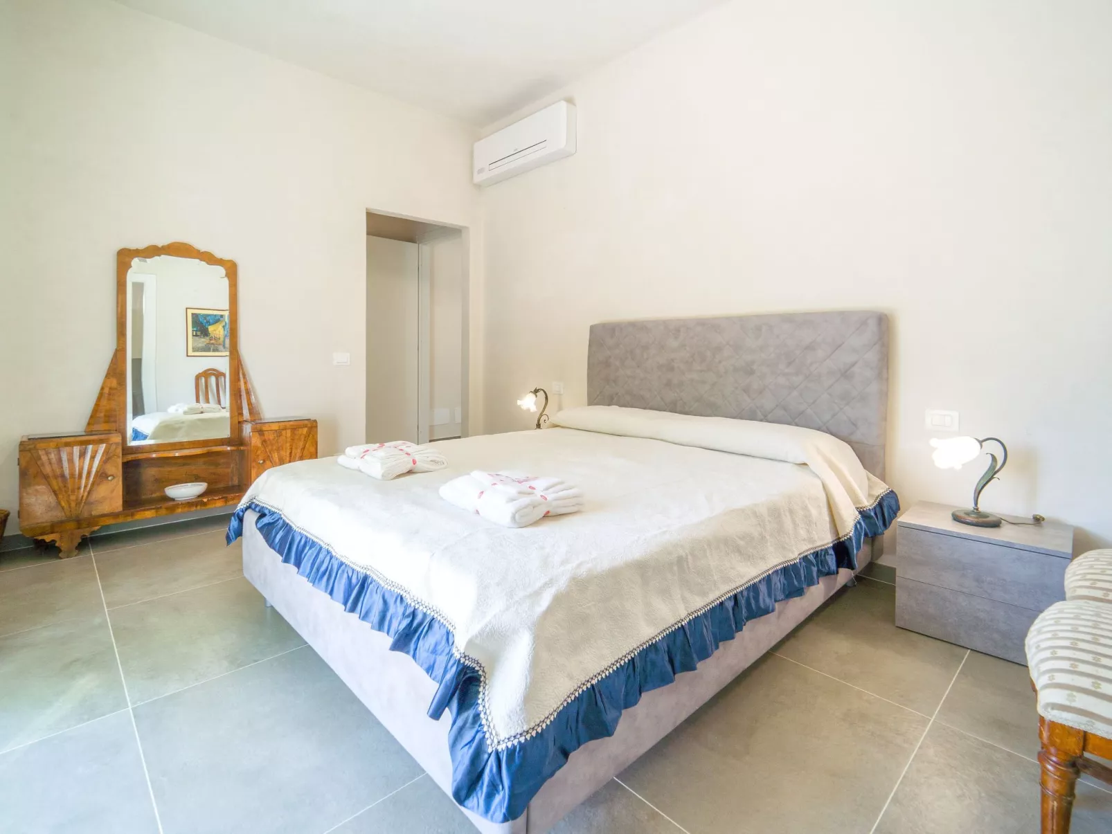 'Mamma Duna' mit Grill - Drinnen