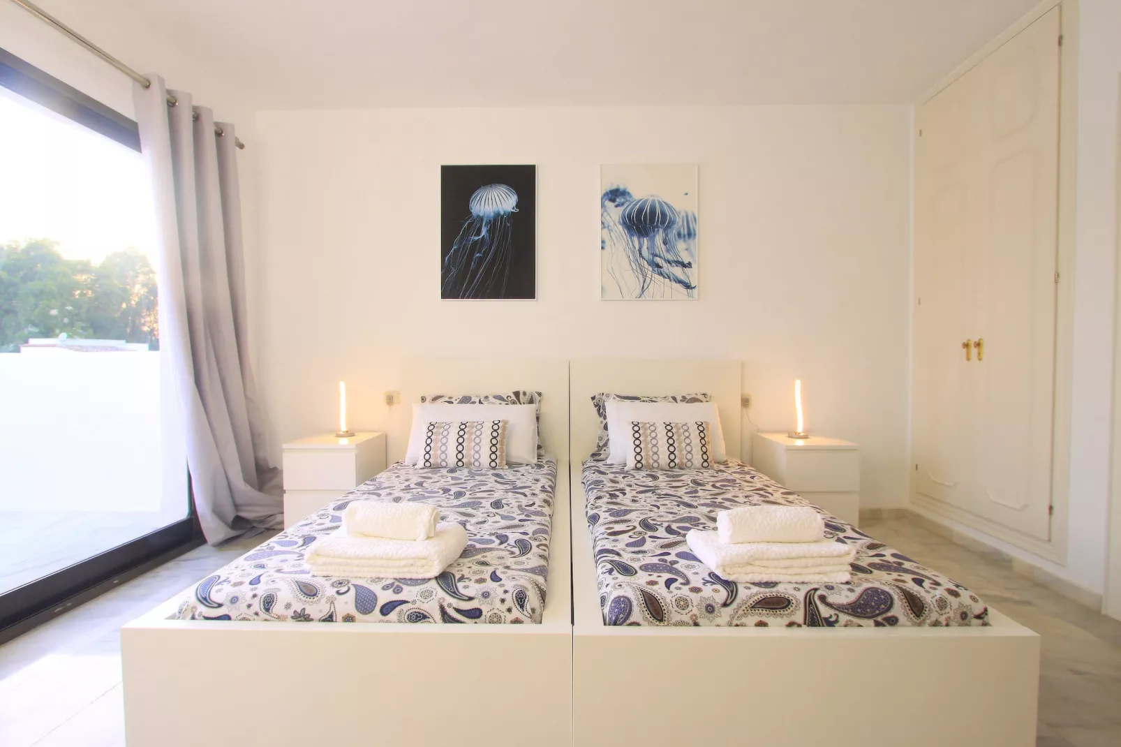 1080 - GOLDEN BEACH JACUZZI - Chambre