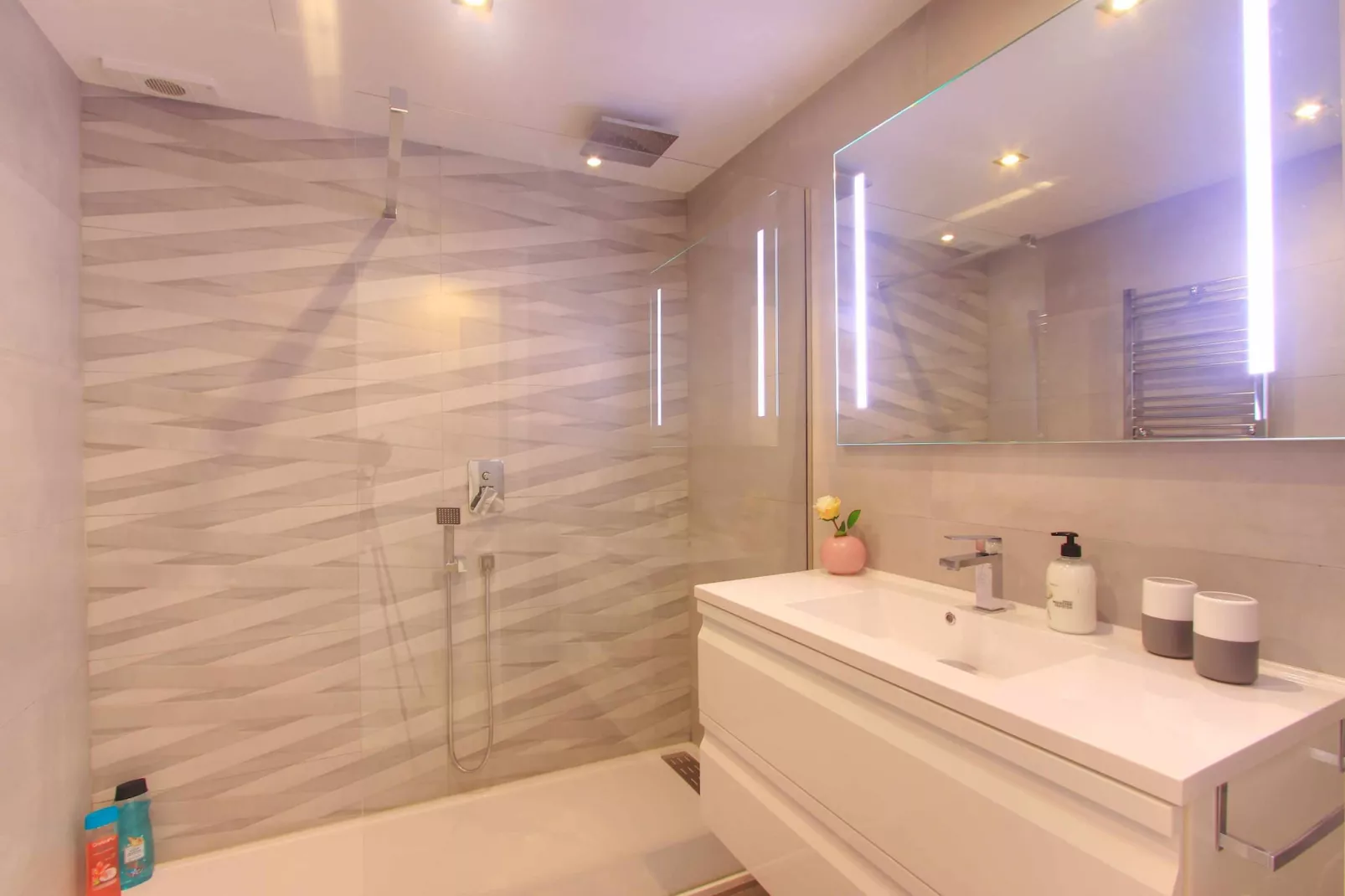 MODERN BEACH PENTHOUSE - Bathroom