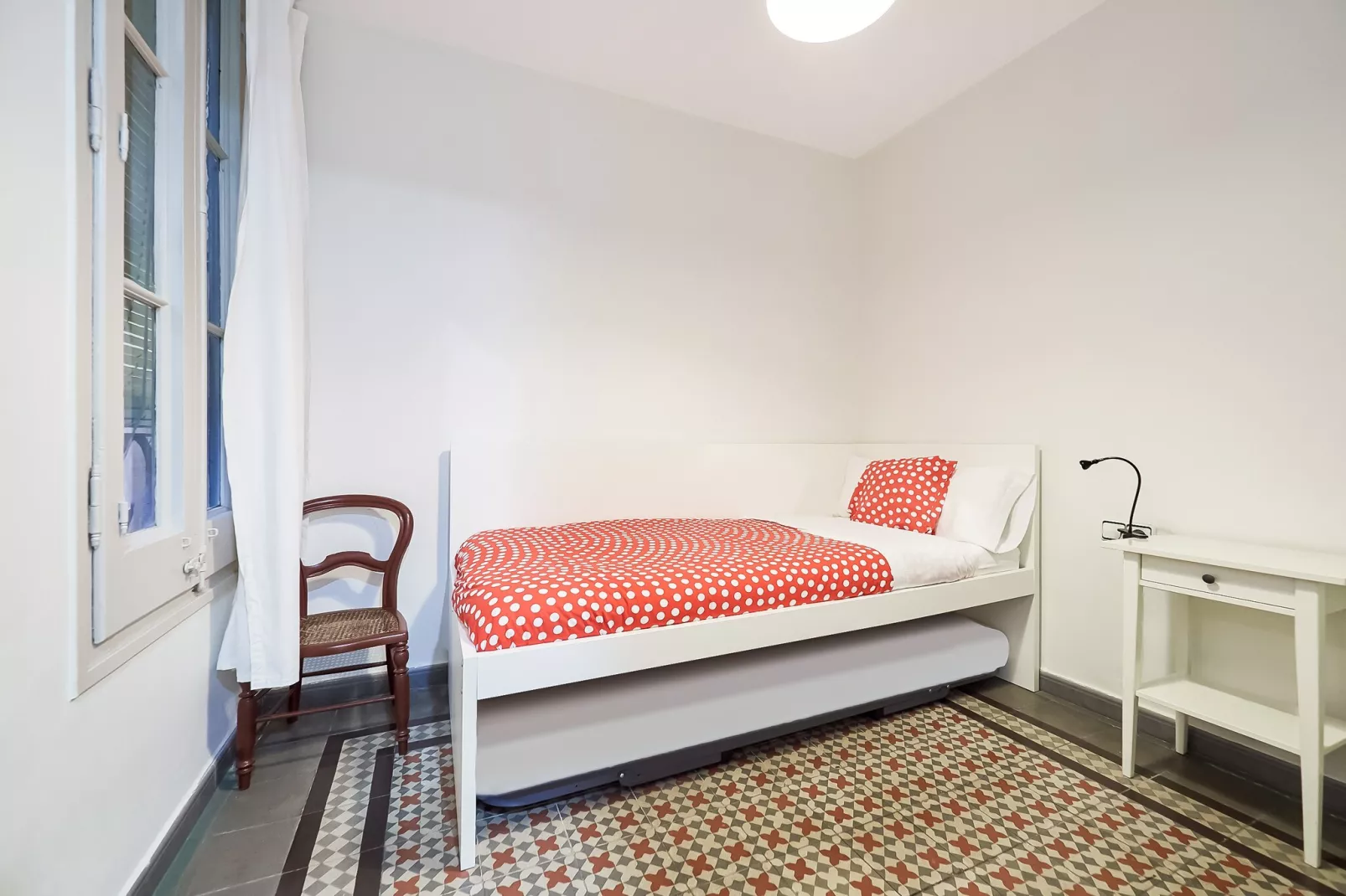 Rambla Paris Apartment - Bedroom