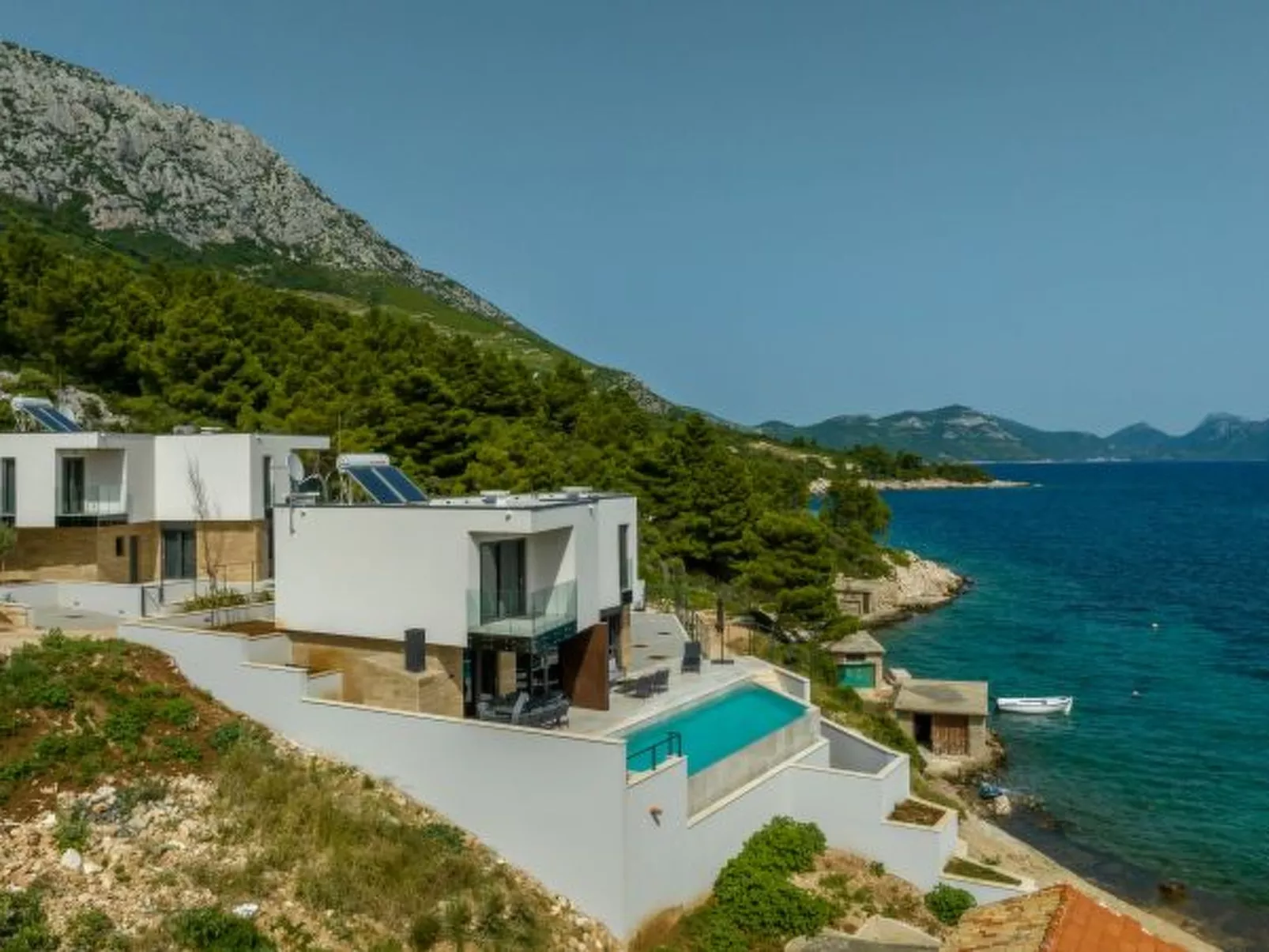 Beachfront villa Luce with seaview and pool - Dehors