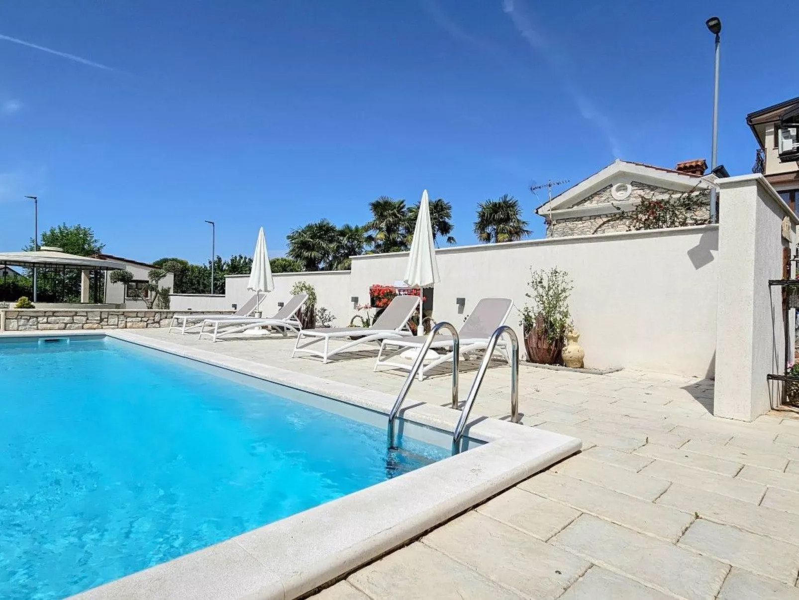 Für 2 Personen ca. 30 m&sup2; in Novigrad, Adriaküste Kroatien (Westküste von I - Draußen