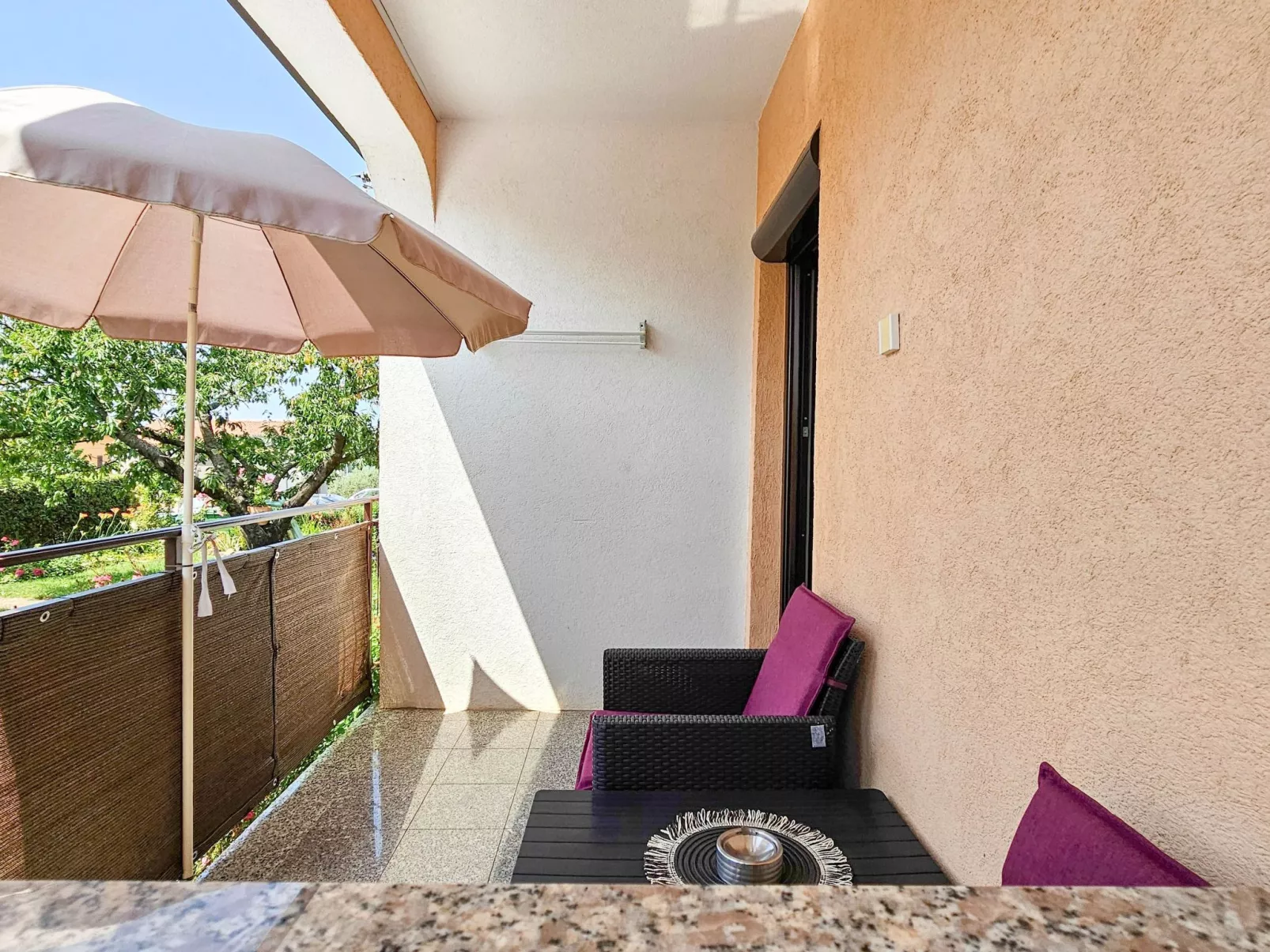 "Maria 4" mit Terrasse - Dedans