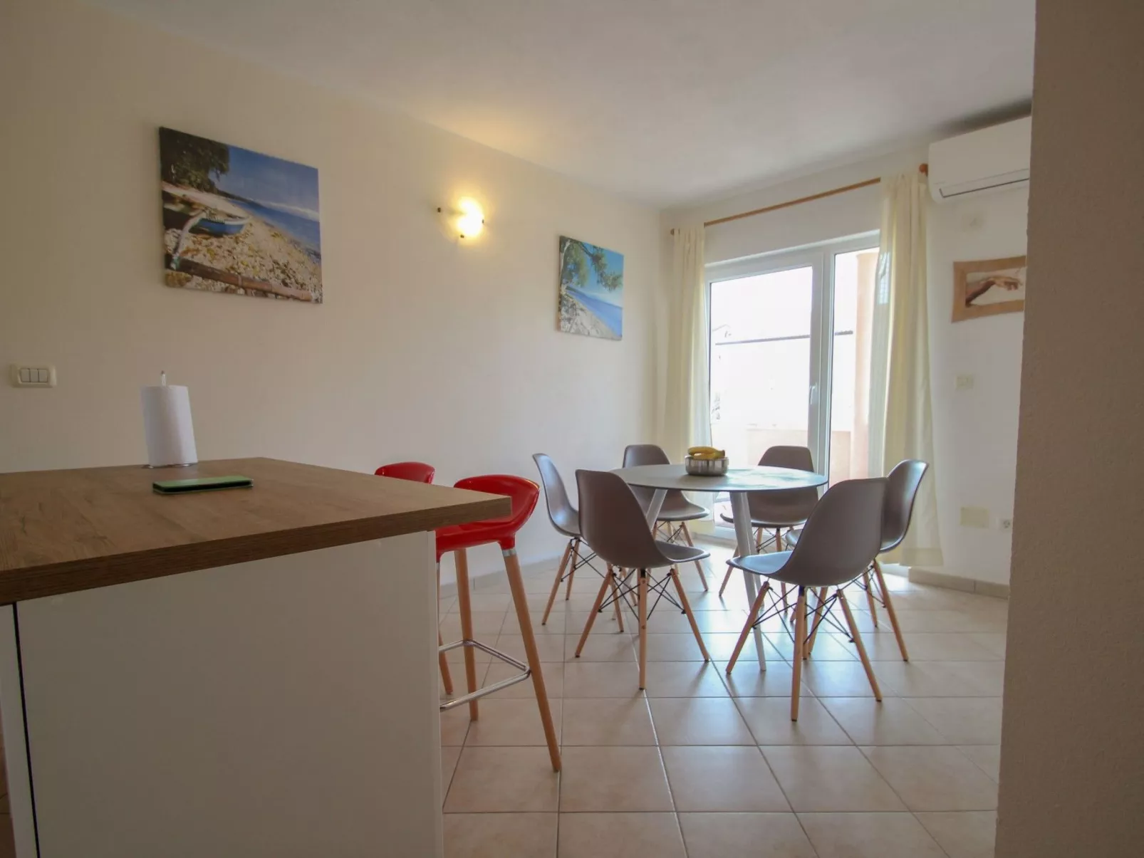 Mit Terrasse für 4 Personen - Drinnen