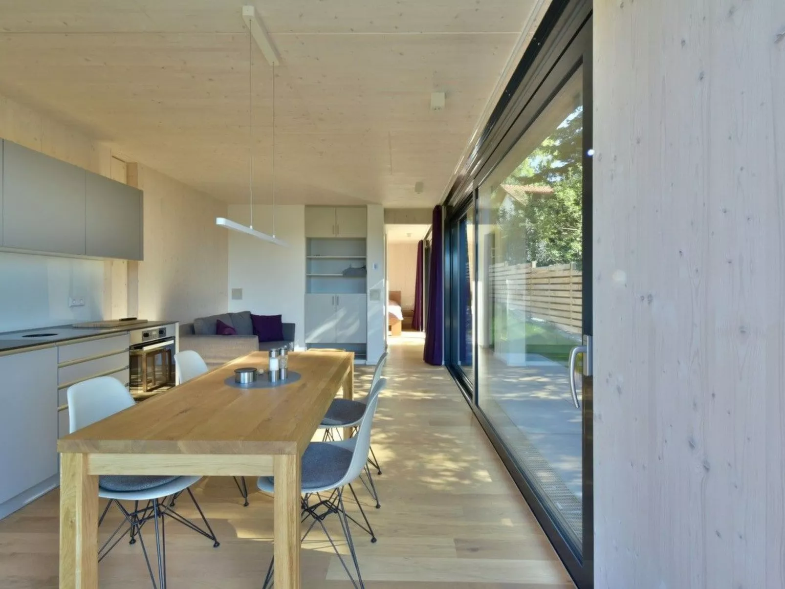 Tinyhaus Adam - Drinnen