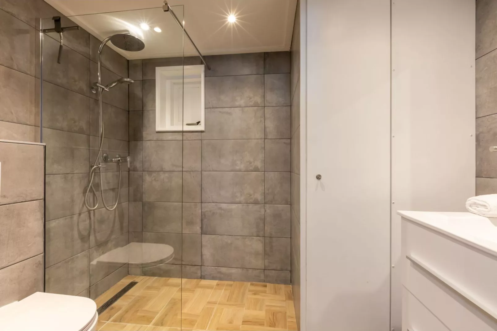 Oranjeplein 15a-Bathroom