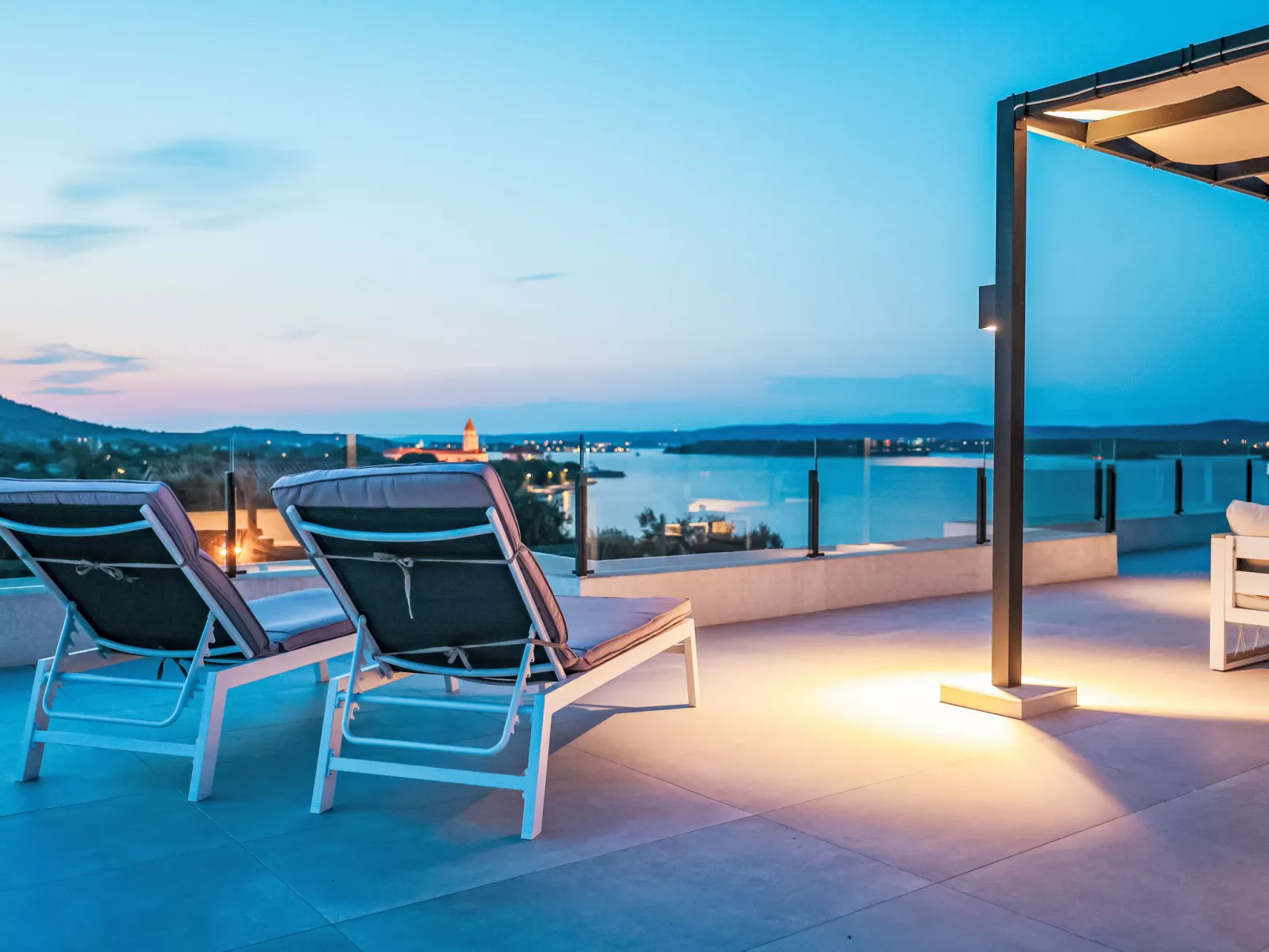 Magic Sky 1 - Outside