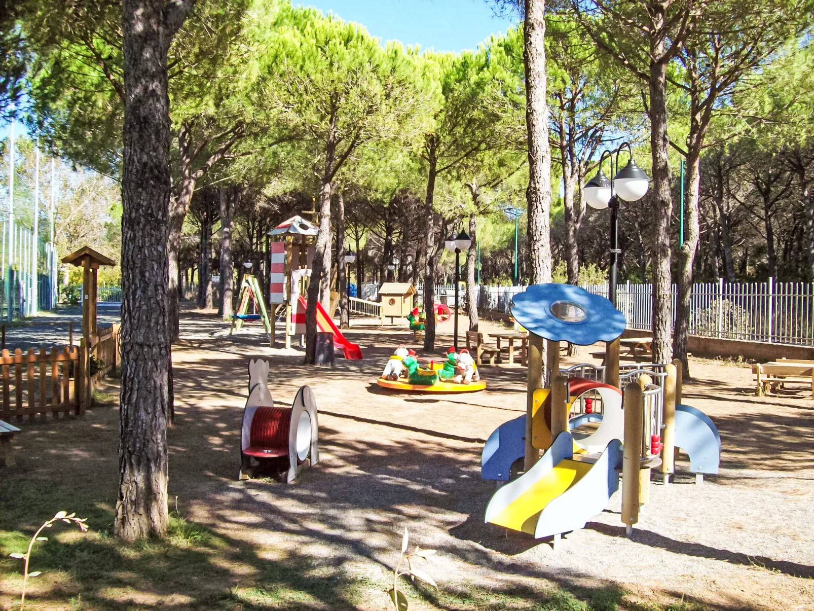 Prestige Family - Outside