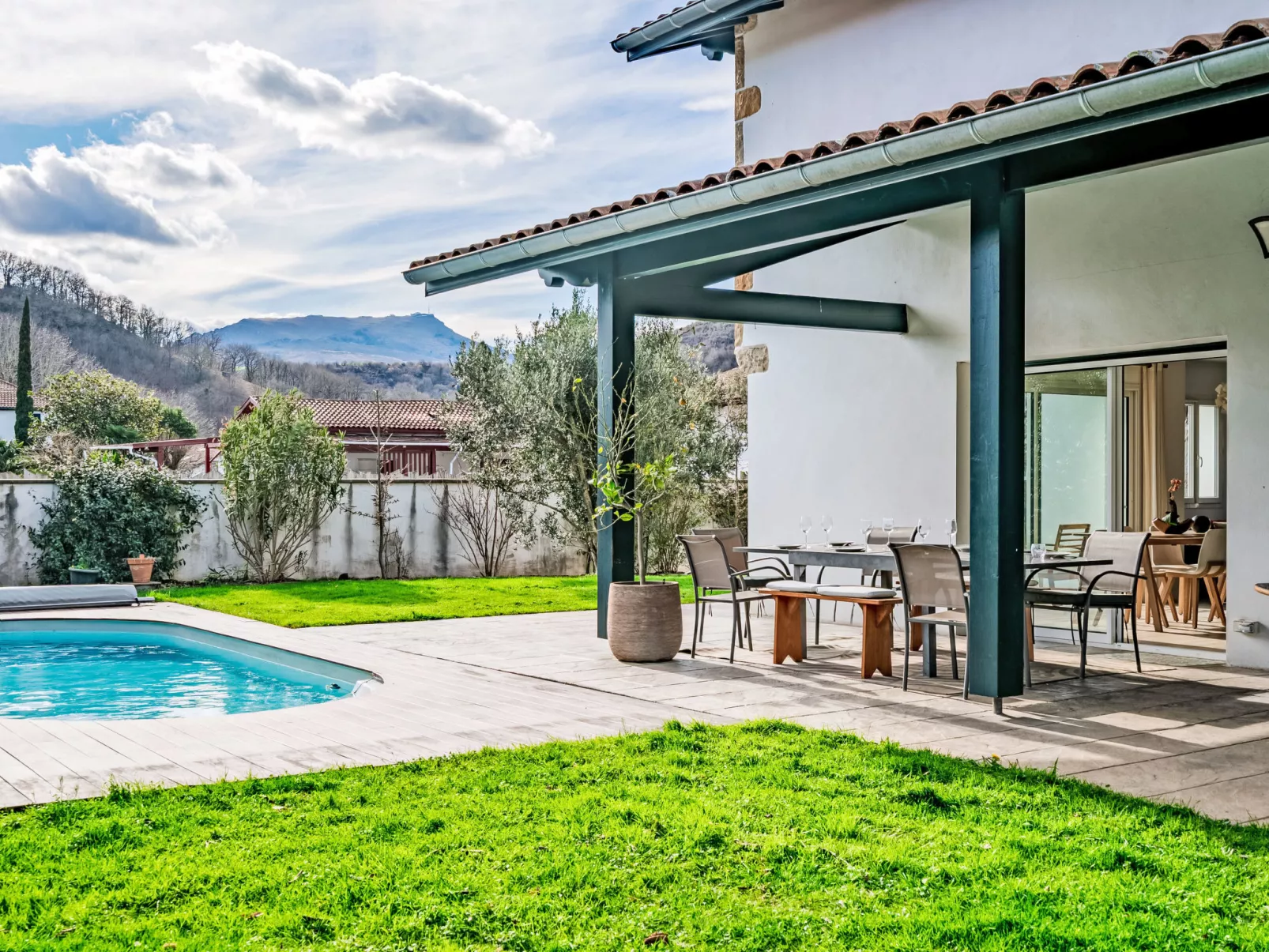 Xoxotartea - Outside