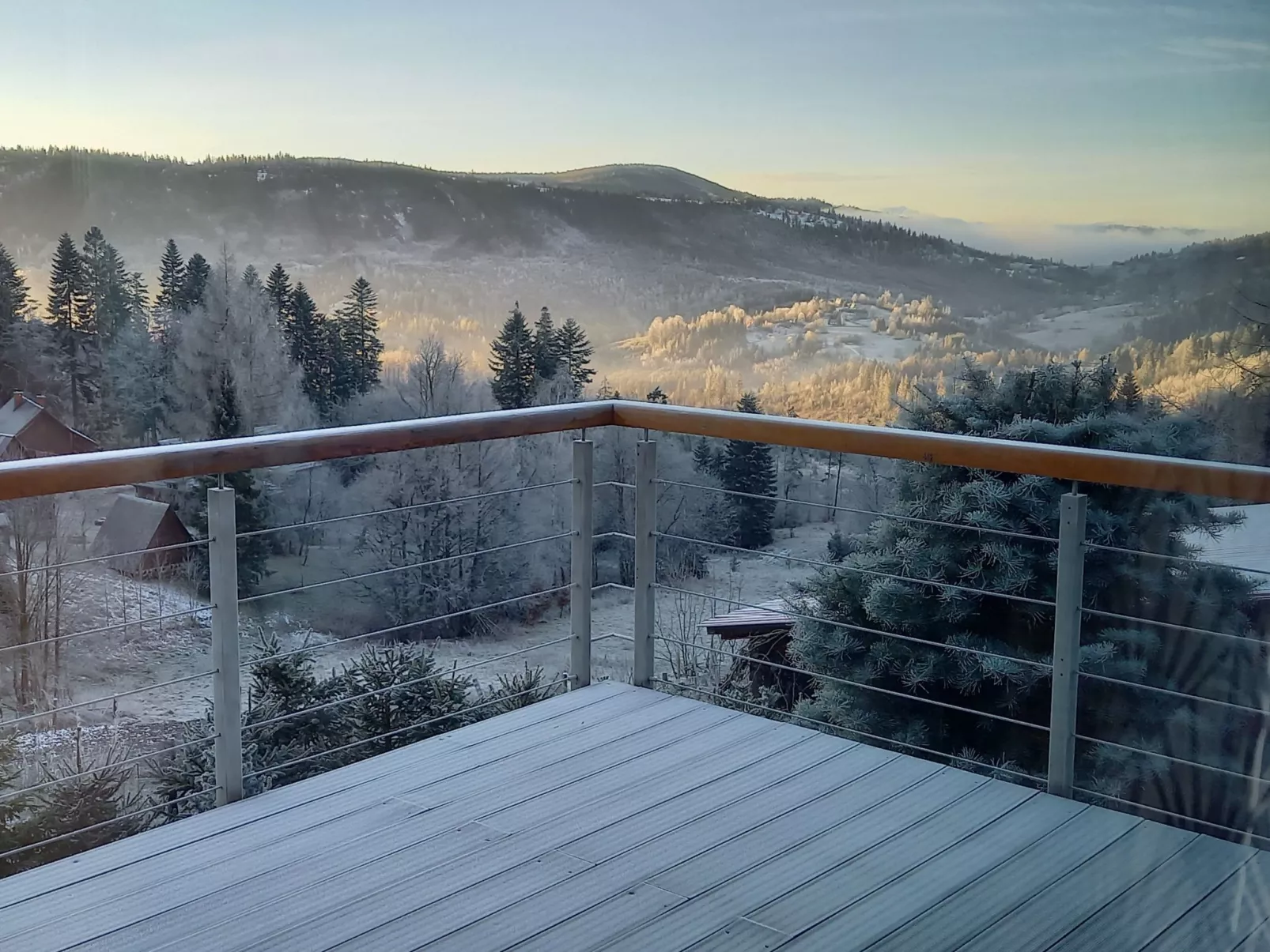 In den Bergen, Villa mit Panoramaterrasse - Draußen
