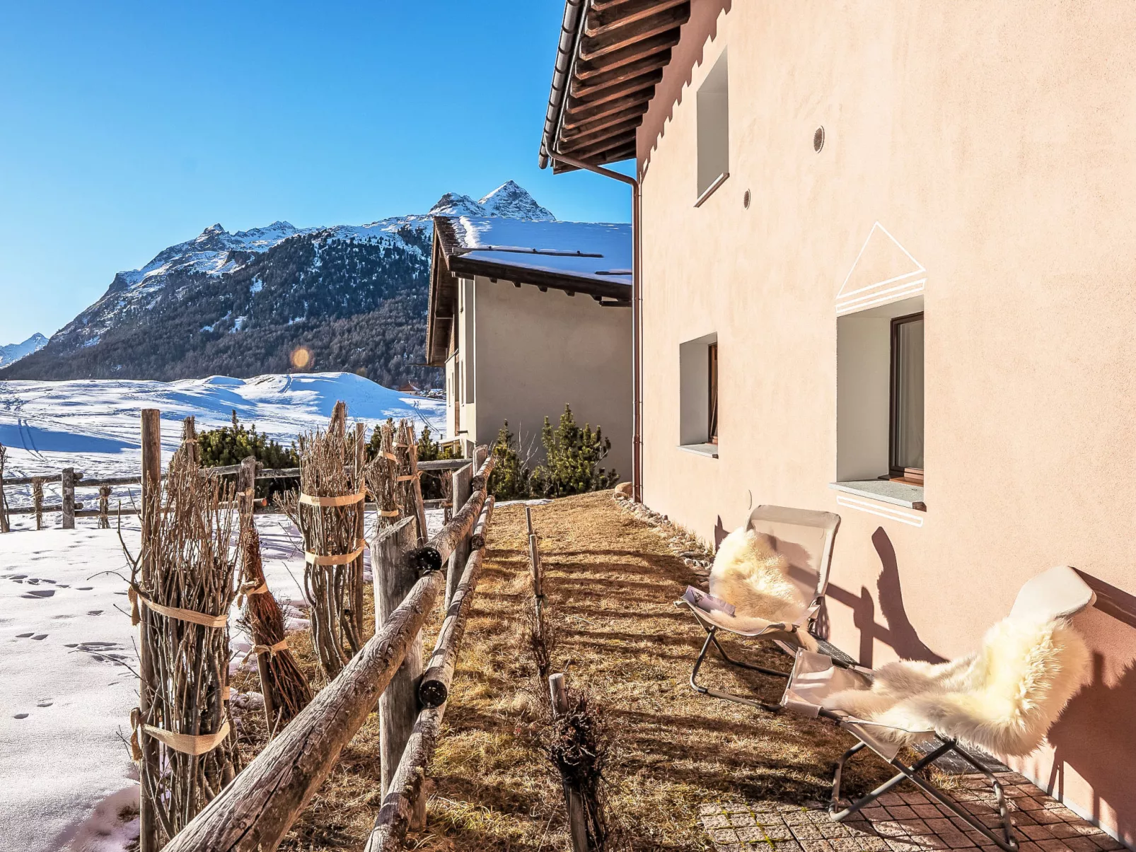 Chesa Saira 2 - Outside