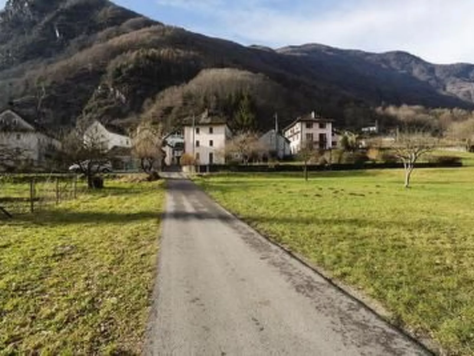 Rustico di vacanza nel nucleo di Moghegno - Draußen