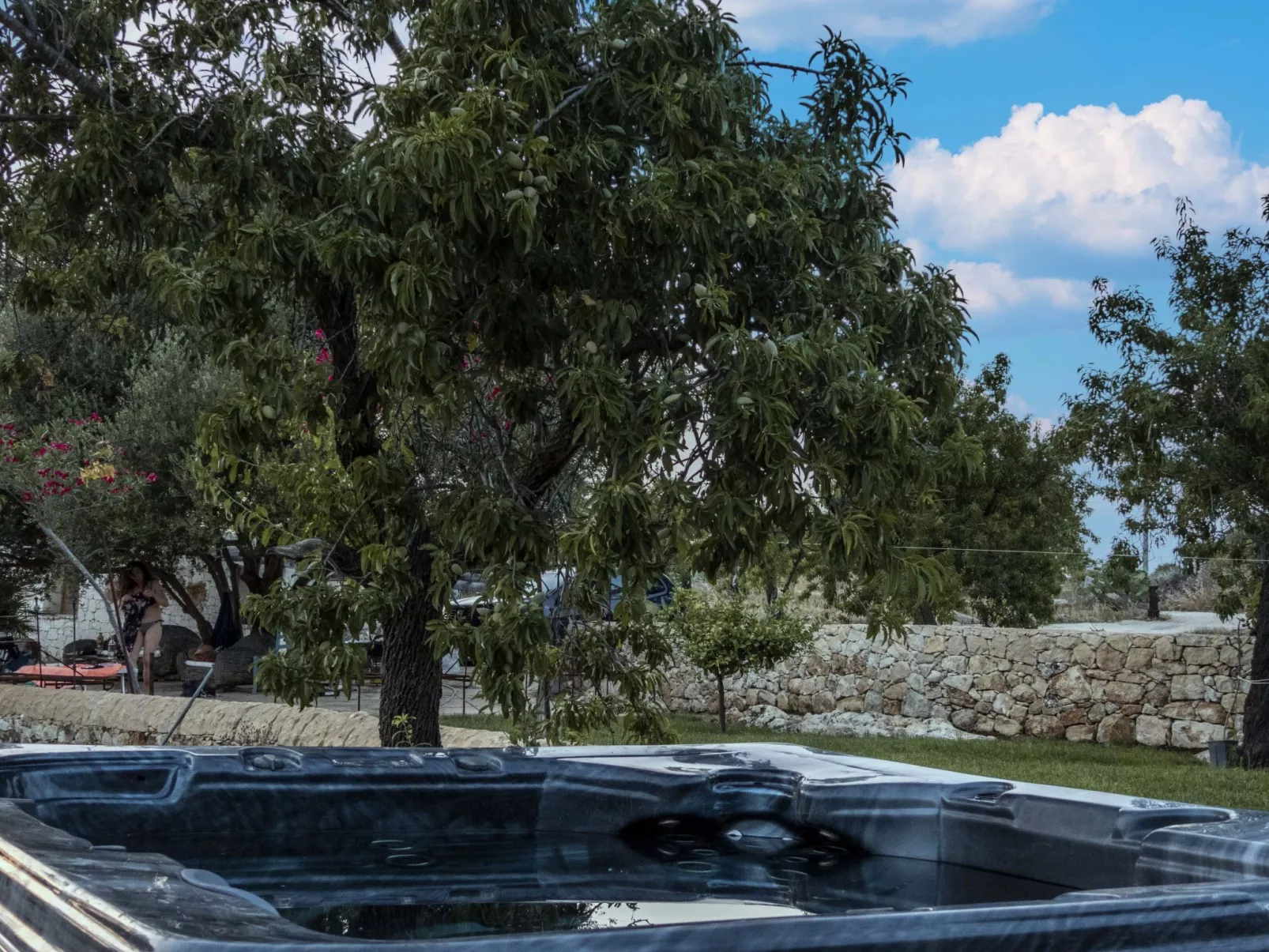 Giniusa' Studio mit Whirlpool-Badewanne - Outside