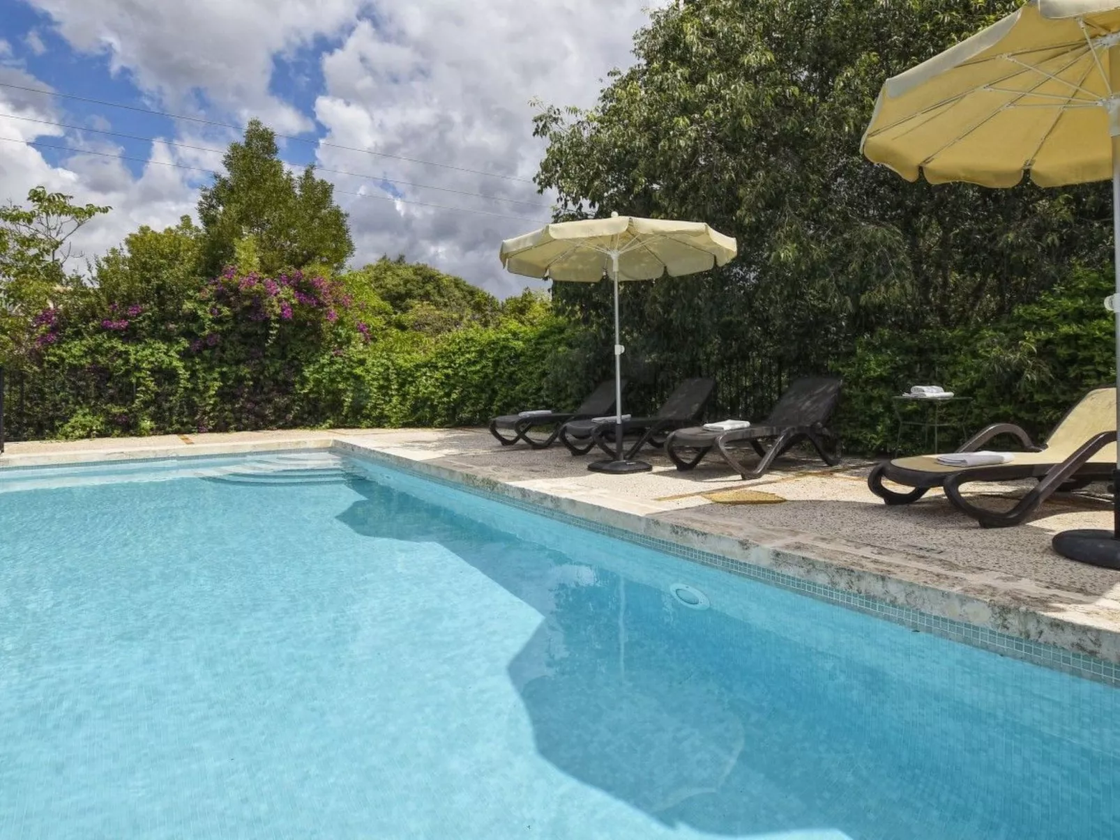 Ferienvilla mit privatem Pool - Draußen