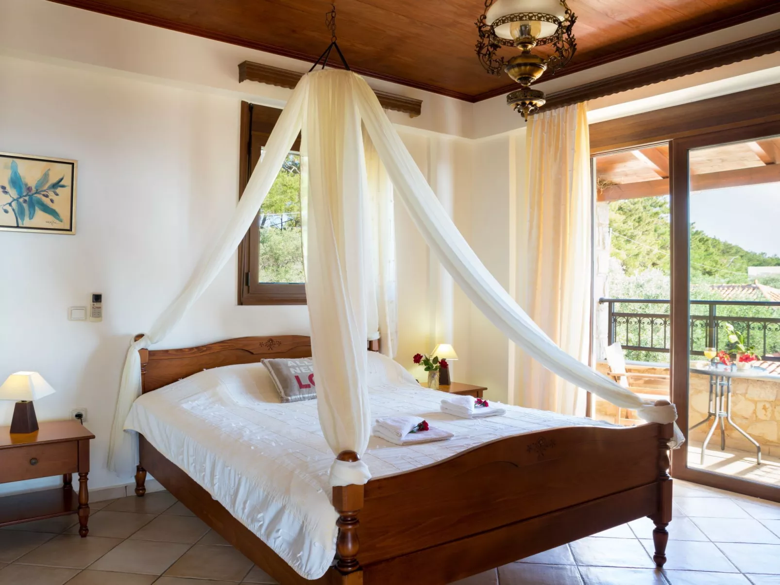 Familienvilla mit Pool, Billard und Grillplatz - Drinnen