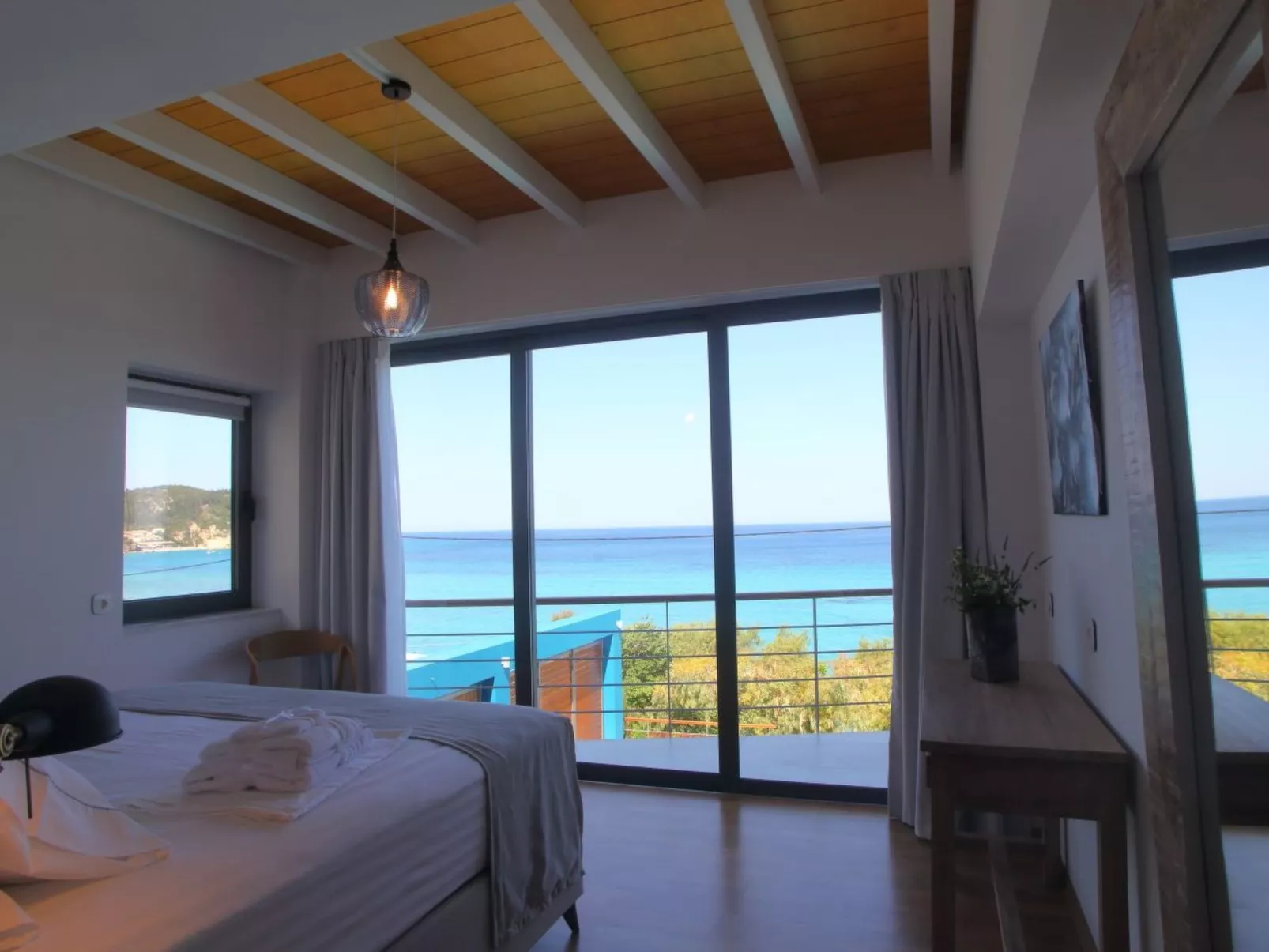 "Capro" mit Infinity-Pool - Inside