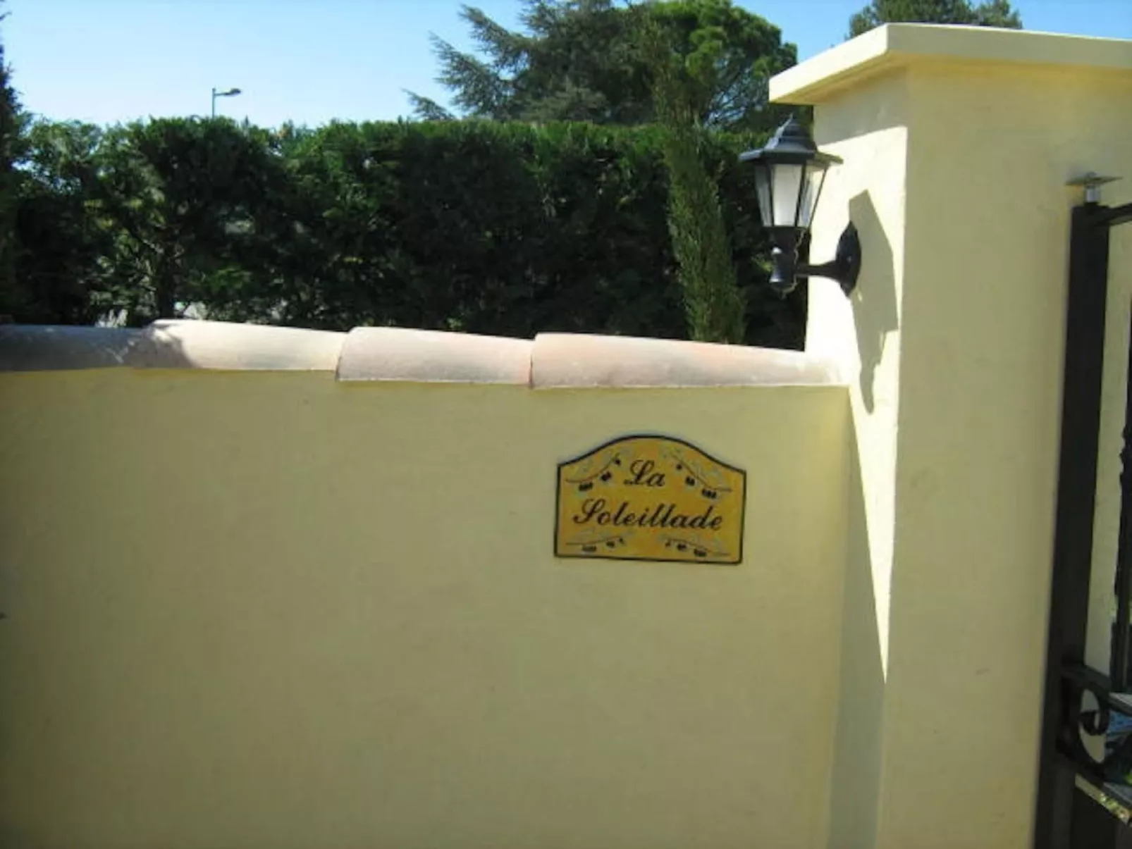 La Soleillade apt mit exklusiver Nutzung des großen Pools - Draußen