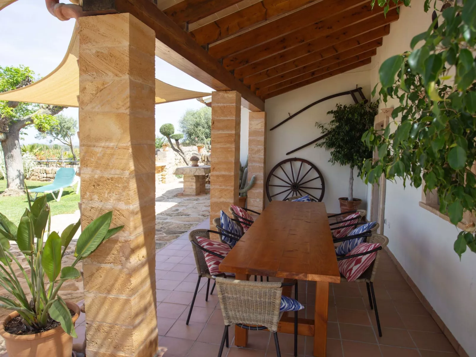 Ca na Ines - Outside