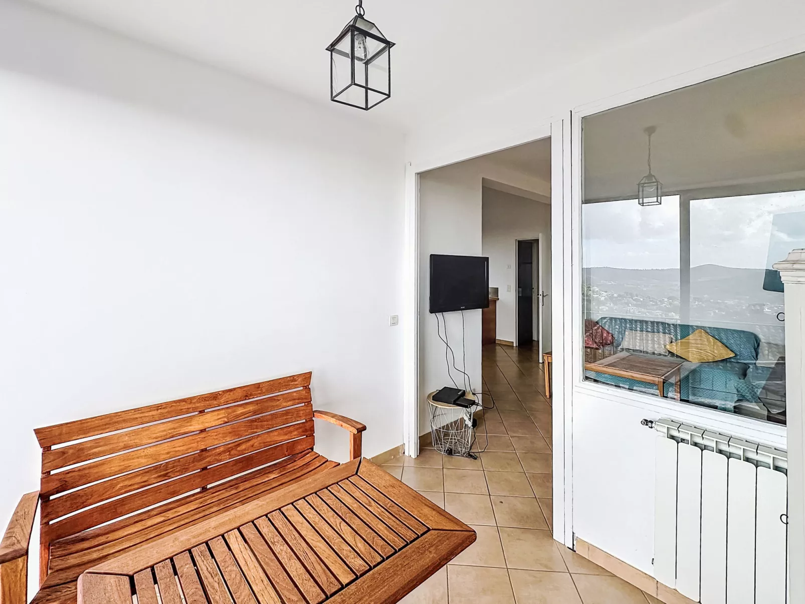 Les Amandiers - Inside