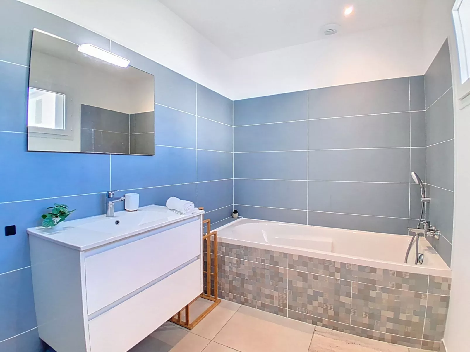 Saint Denis 2 - Inside