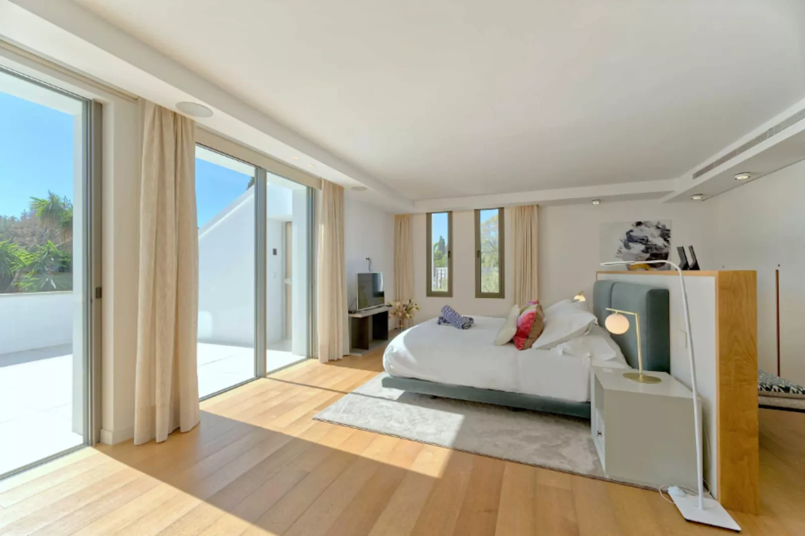 Contemporary & Very Spacious Villa Puerto Banus - Bedroom