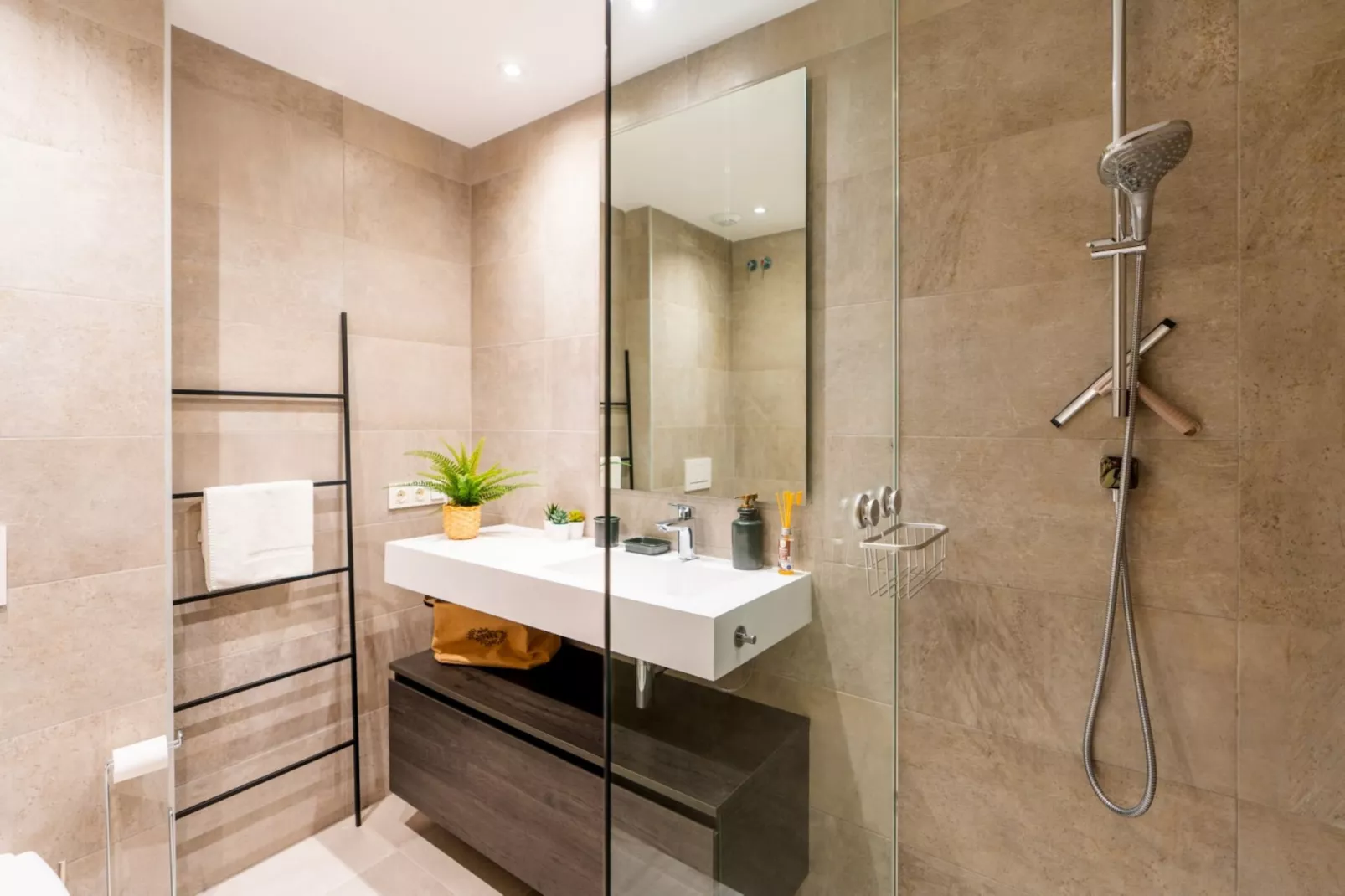 Stylish 2-Bed Apartment | Alcazaba Lagoon (1713) - Salle de bain