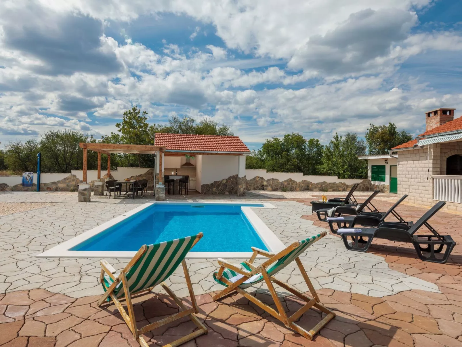 Villa Mystic Woods mit Pool - Outside