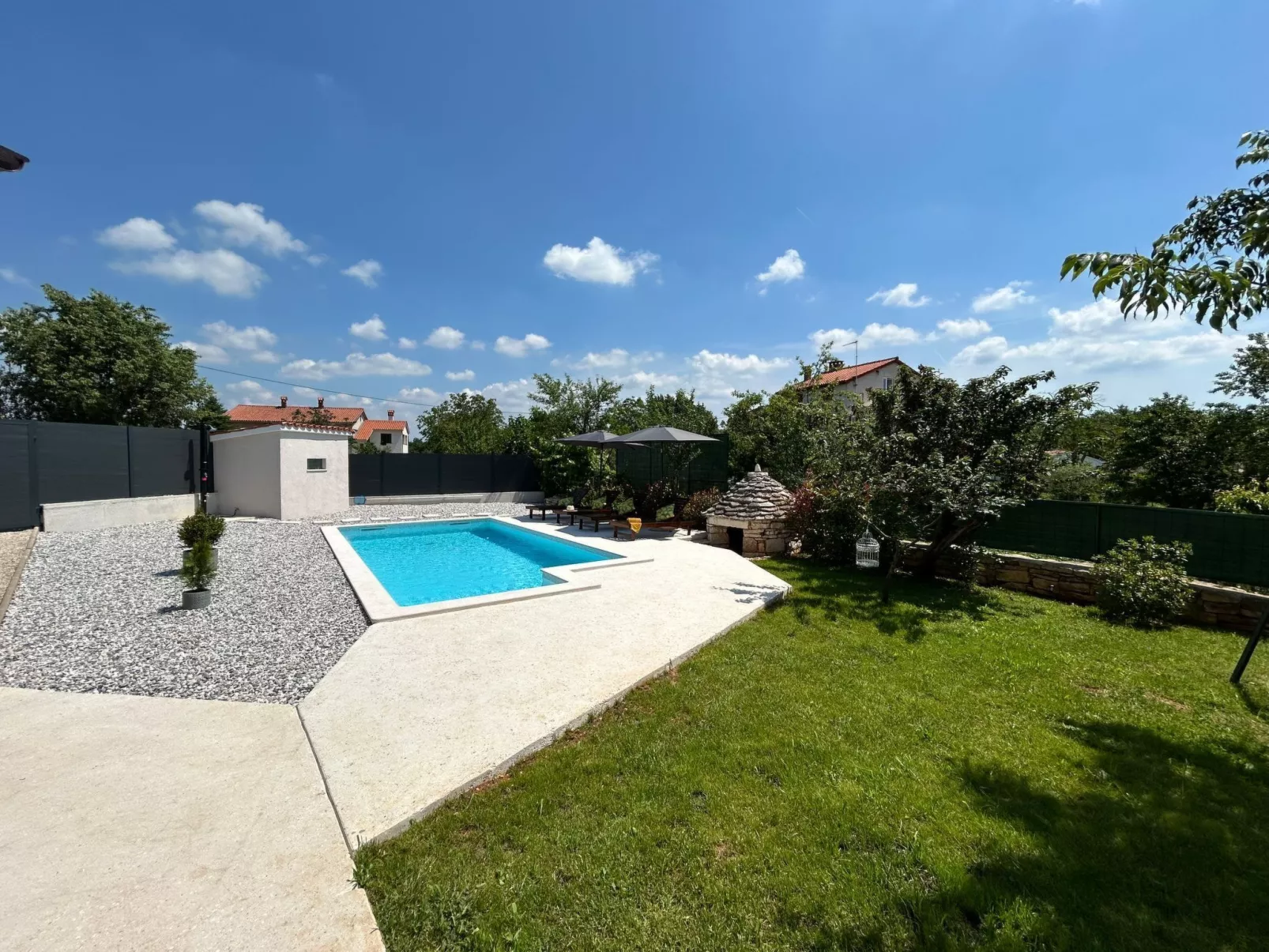 Diva mit privatem Pool - Outside