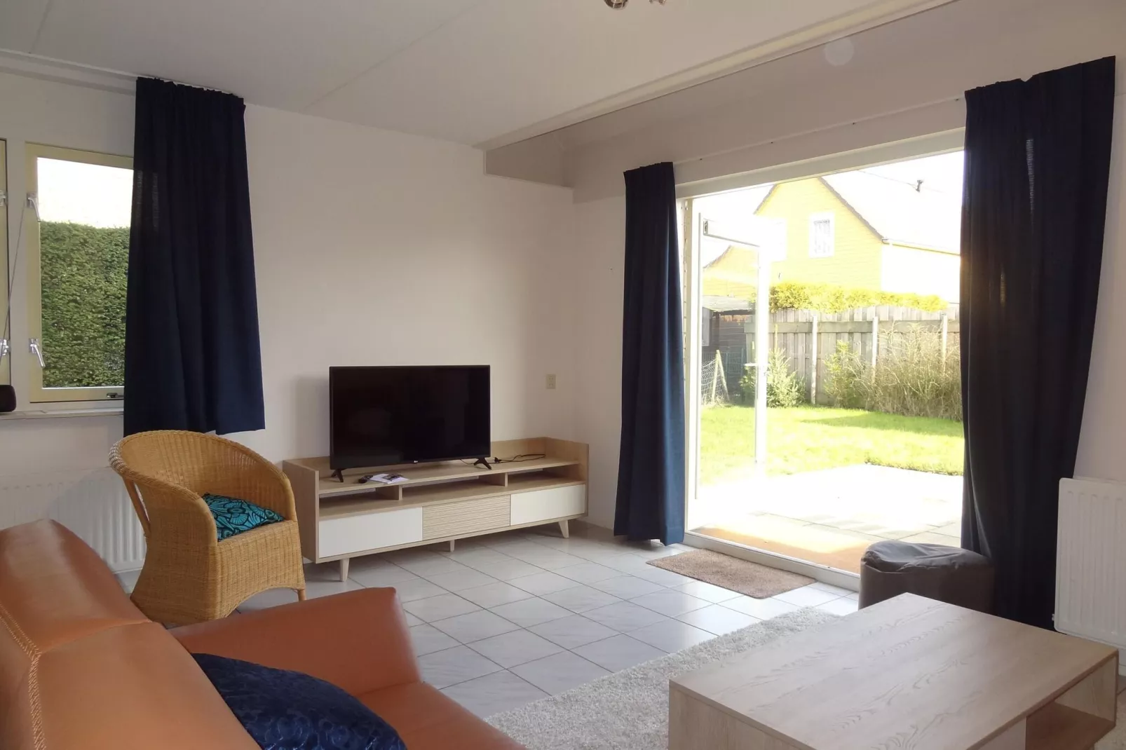 Villapark De Oesterbaai 6-Wohnzimmer