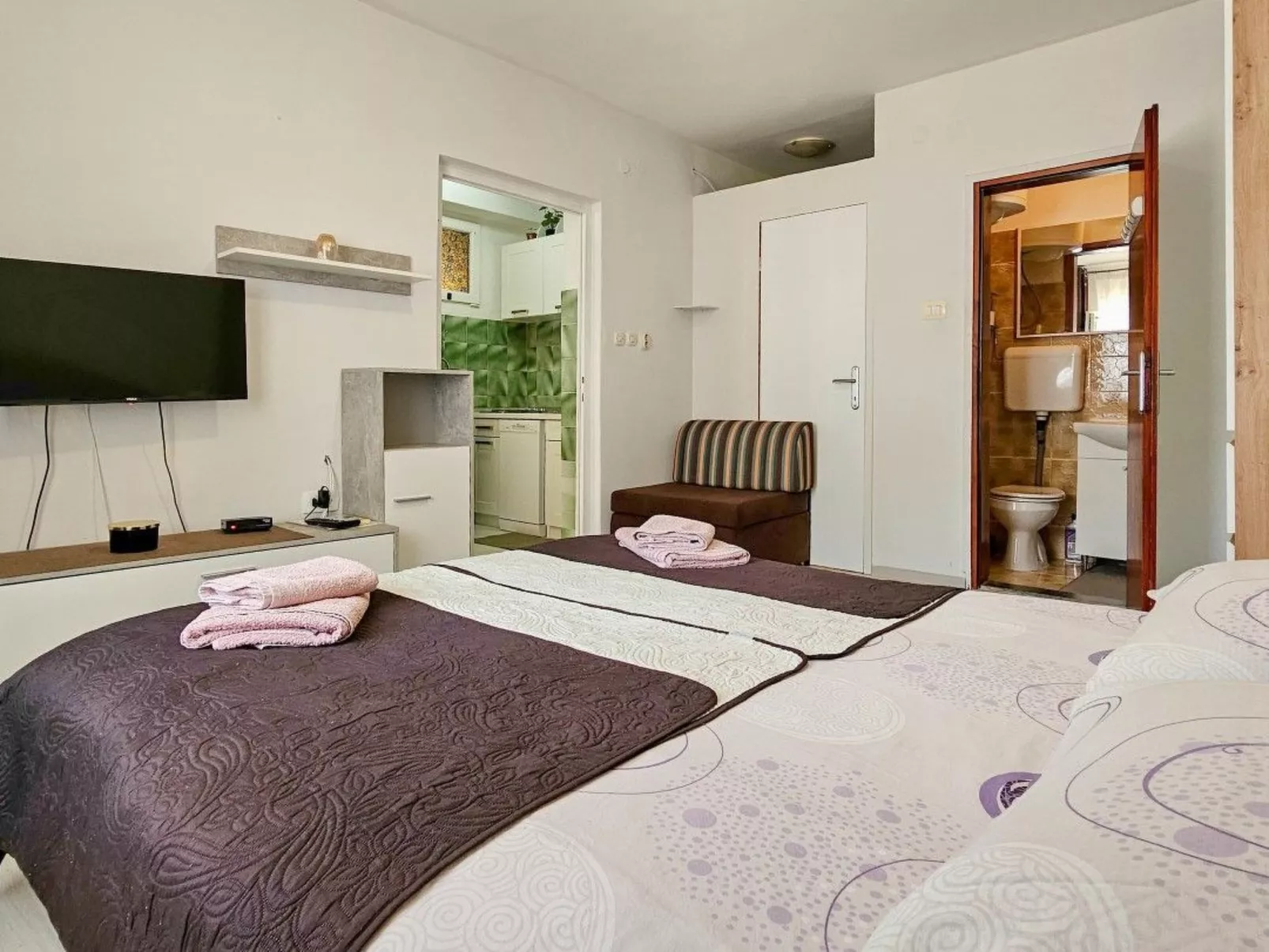 Wohnung "Pintar 1" mit Blick auf das Wasser - Drinnen