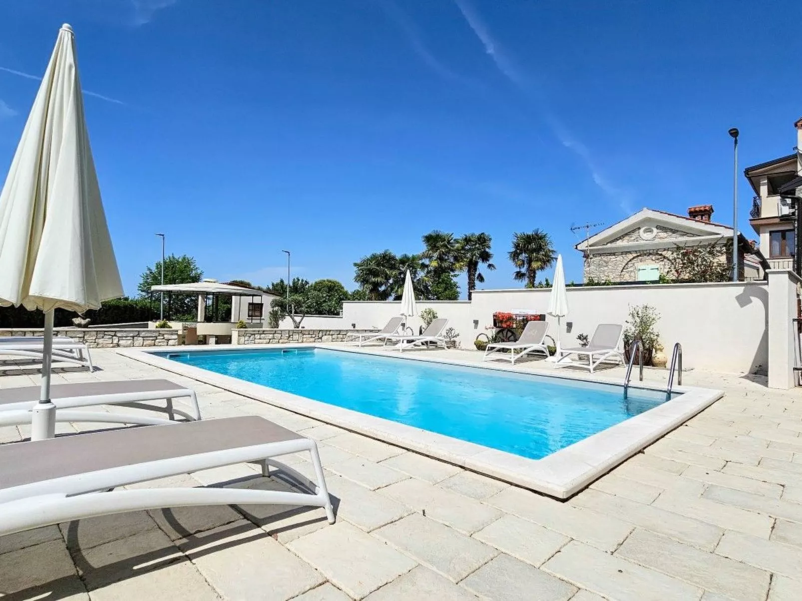 Für 2 Personen ca. 30 m&sup2; in Novigrad, Adriaküste Kroatien (Westküste von I - Draußen