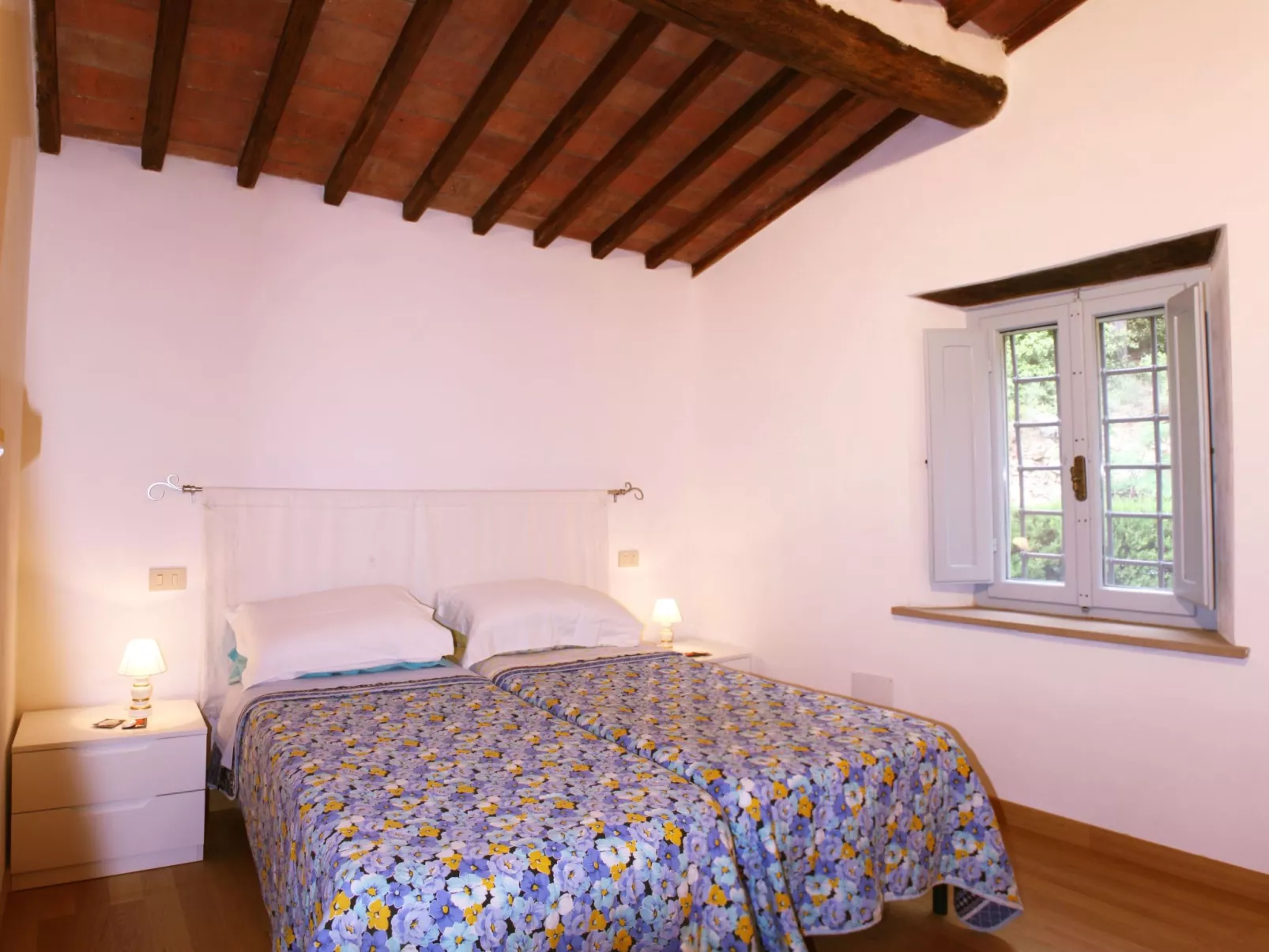 In Montecastelli Pisano mit beheiztem Whirlpool - Dedans